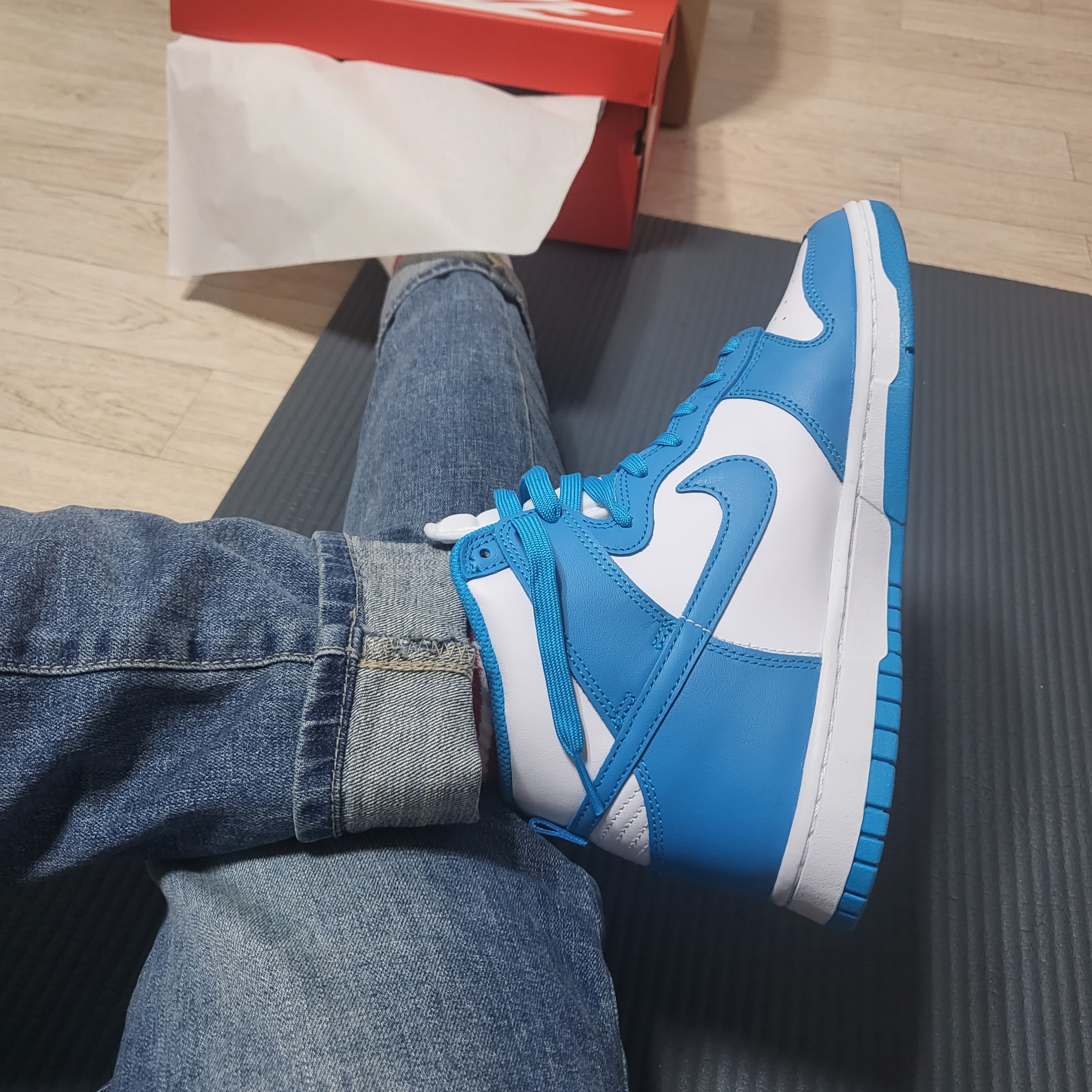Nike Dunk High Retro Championship Blue 착용 스타일 - 2