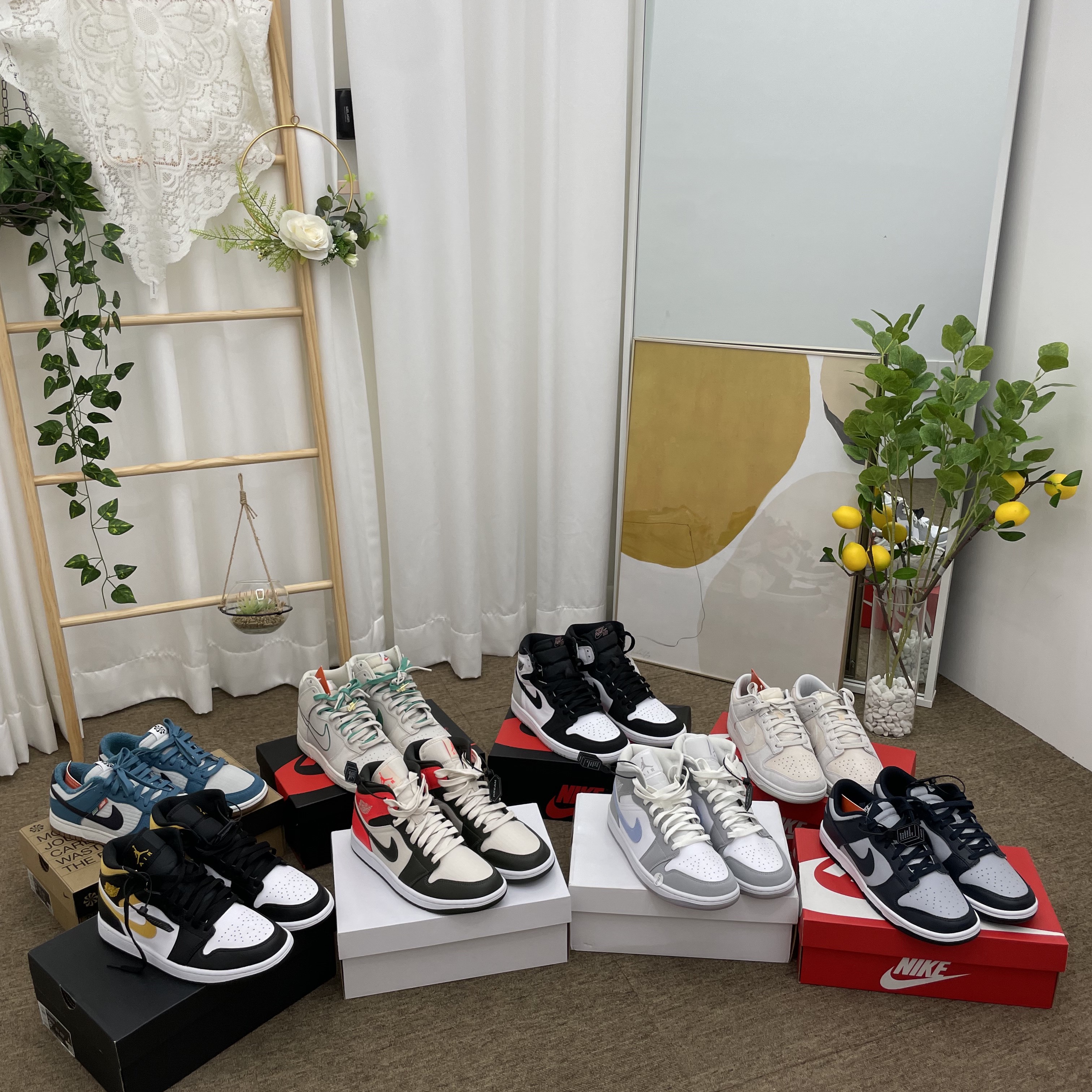 Jordan 1 Retro High OG Bleached Coral, Jordan 1 Mid Pollen 착용 스타일 - 1