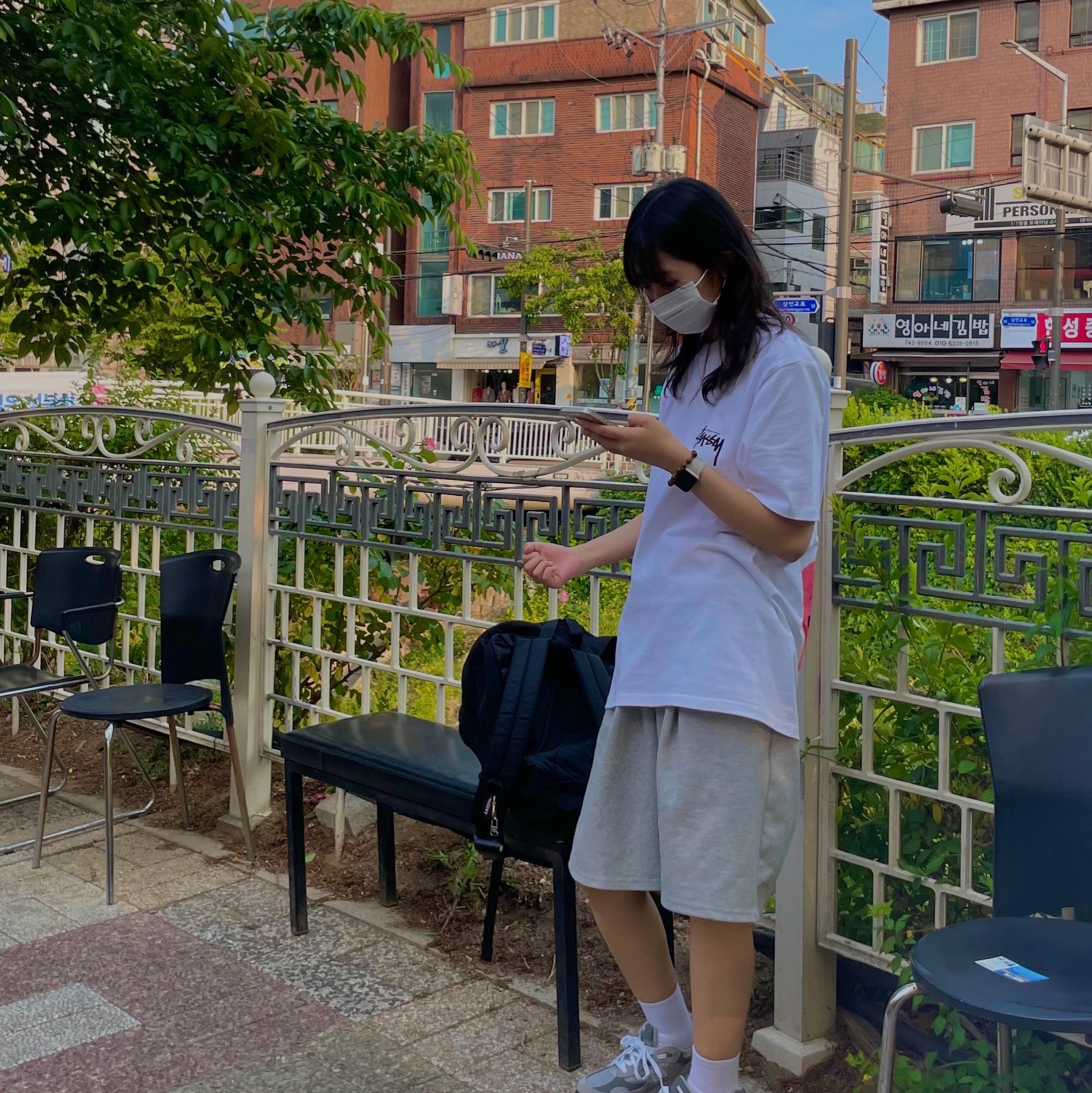 Stussy Fuzzy Dice T-Shirt White, New Balance 992 Made in USA Grey - D Standard 착용 스타일
