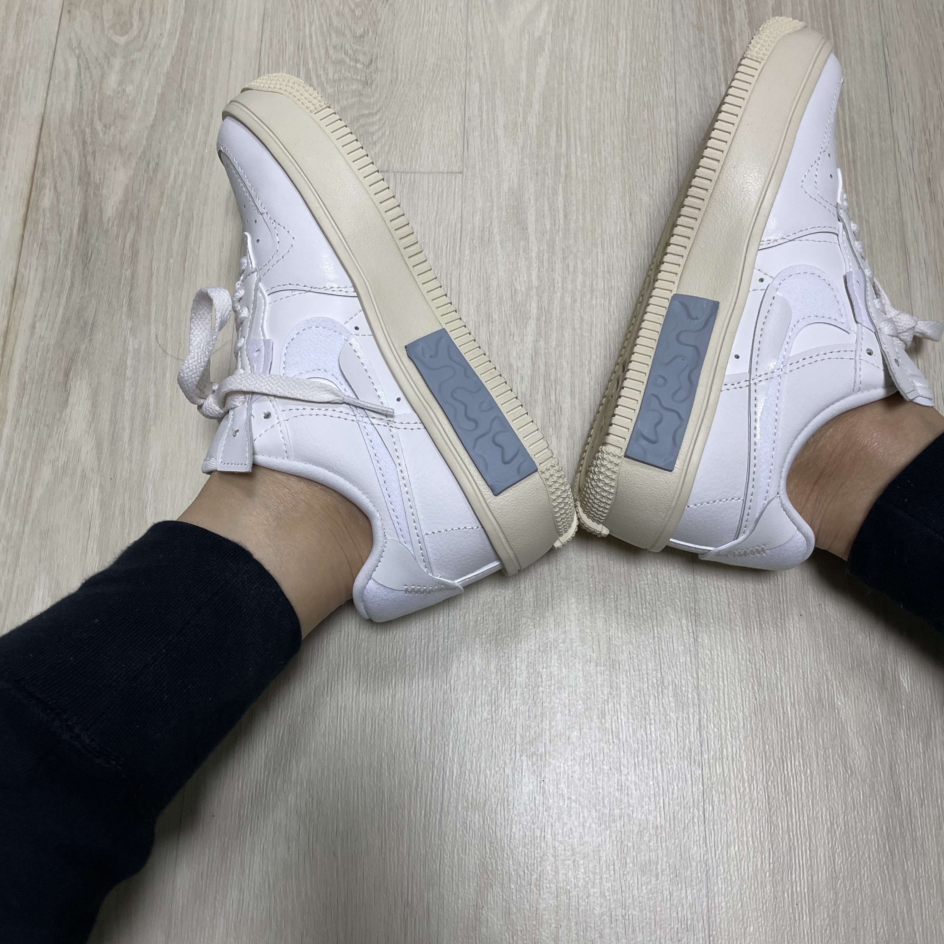 (W) Nike Air Force 1 Fontanka Phantom 착용 스타일 - 4