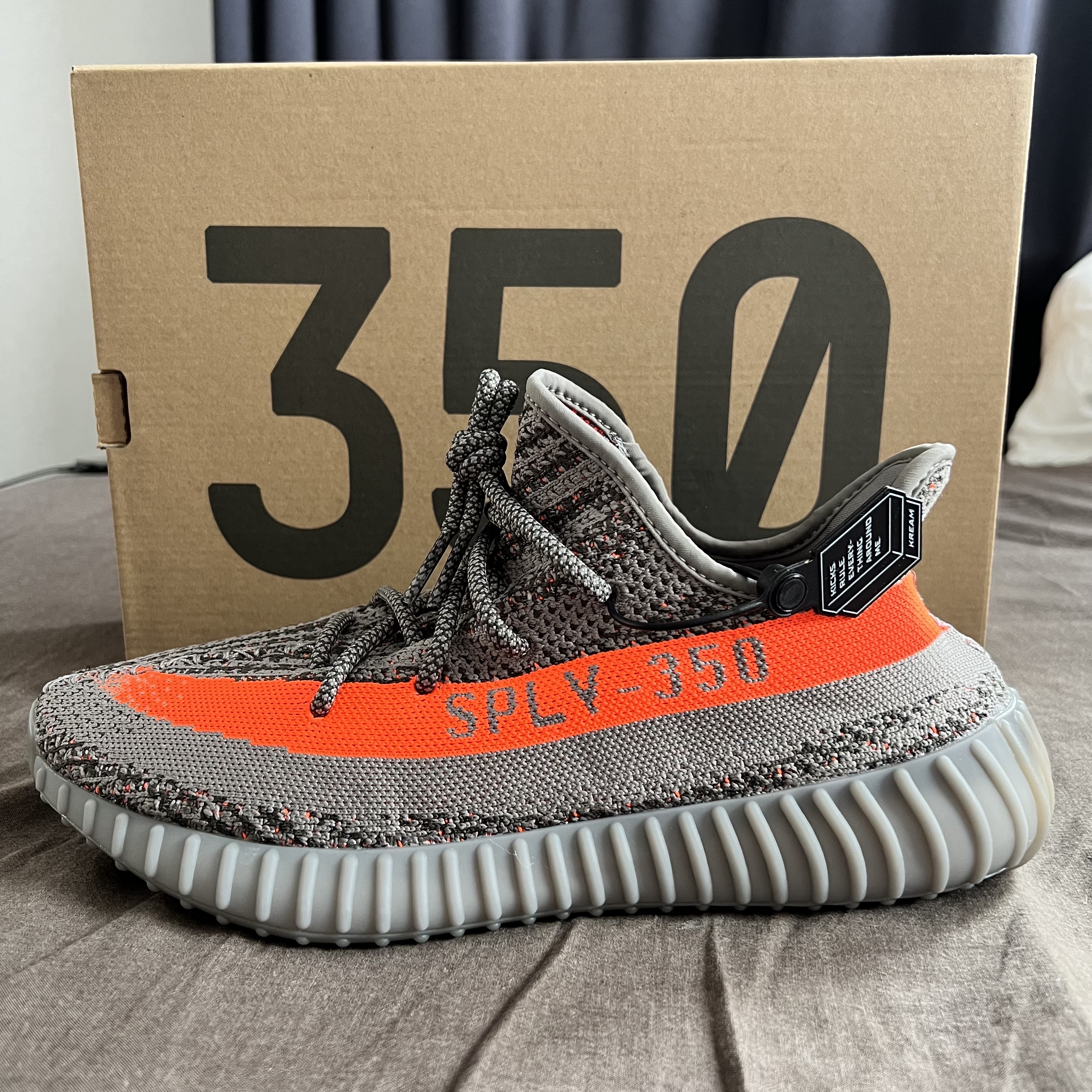 Adidas Yeezy Boost 350 V2 Beluga - Reflective 착용 스타일 - 1