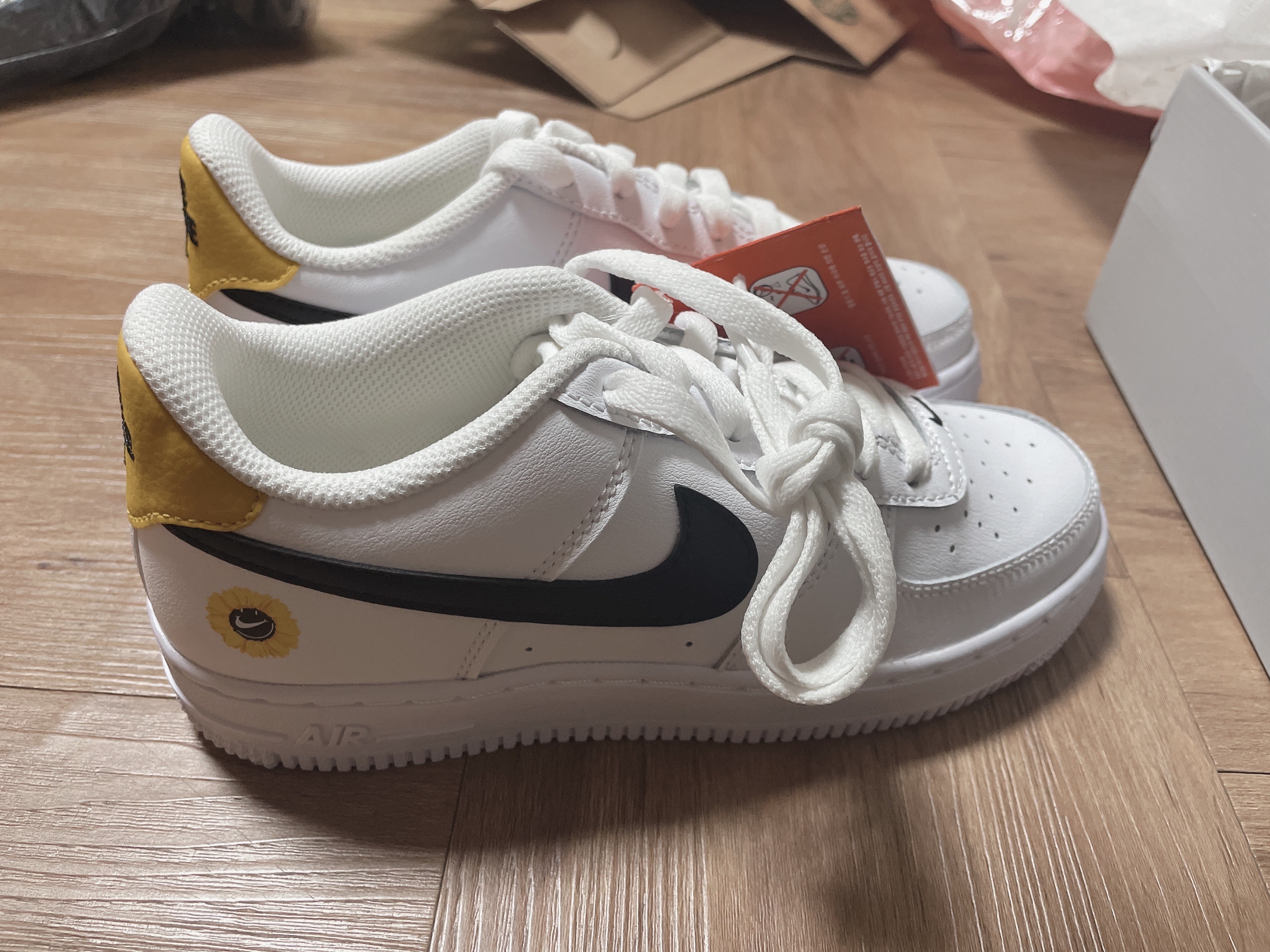 (GS) Nike Air Force 1 LV8 Have a Nike Day 착용 스타일 - 2