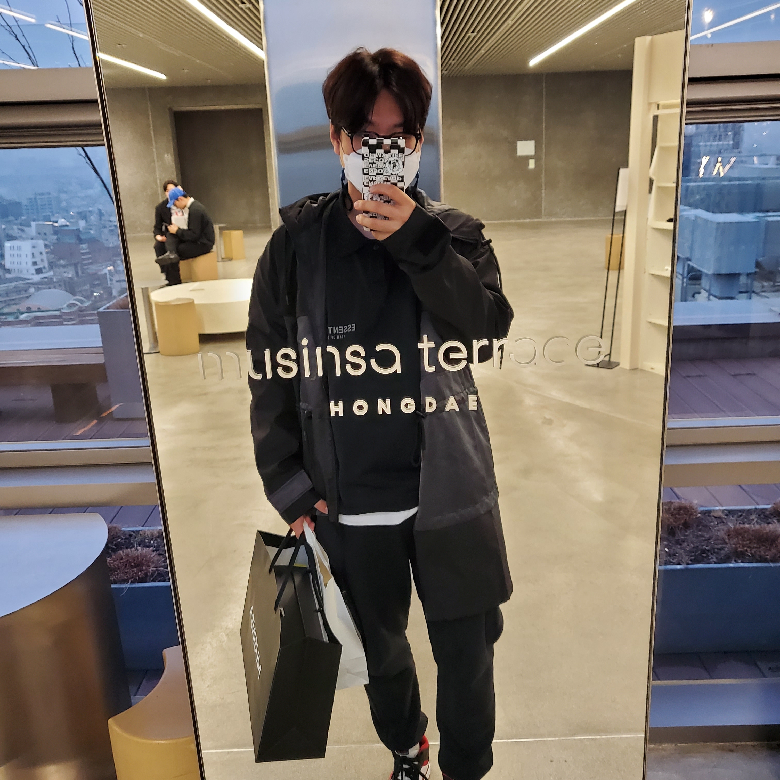 Essentials Long Sleeve Boxy Polo Black - 20FW, Jordan 1 Mid Gym Red Black White 착용 스타일