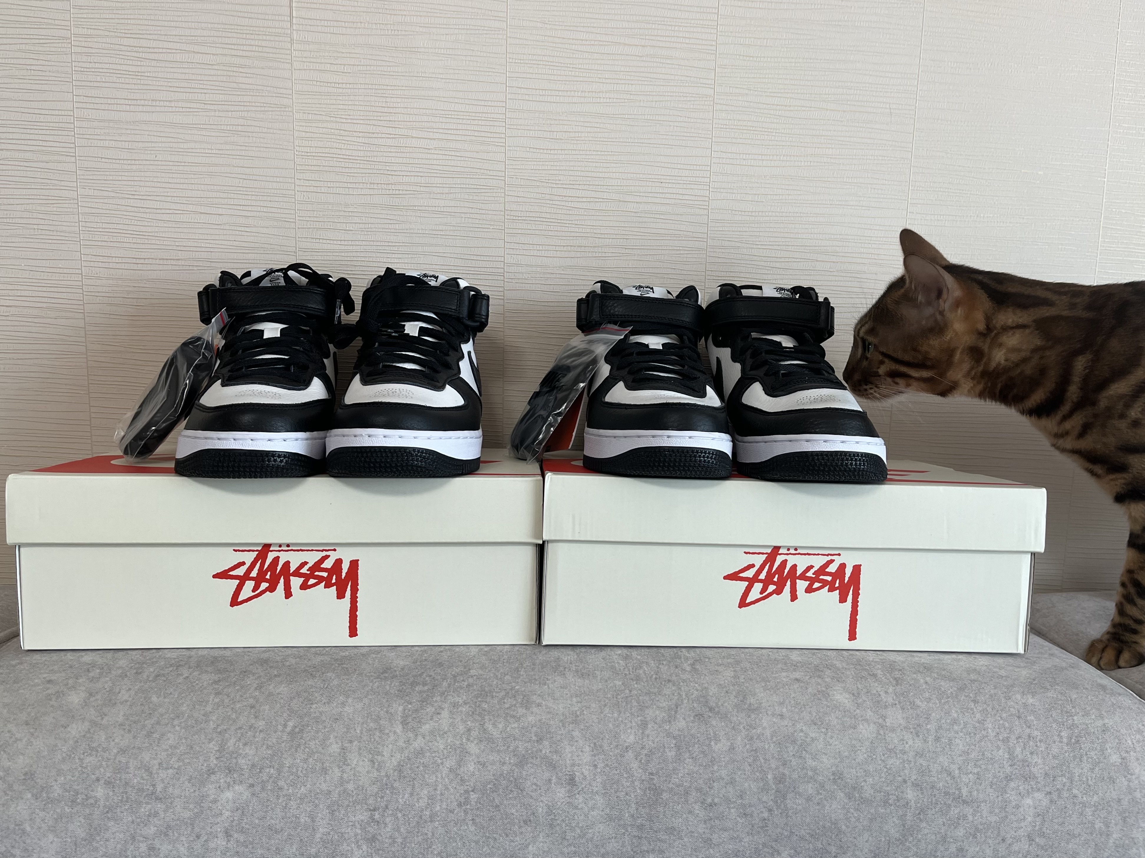 Nike x Stussy Air Force 1 '07 Mid SP Black and Light Bone 착용 스타일 - 3