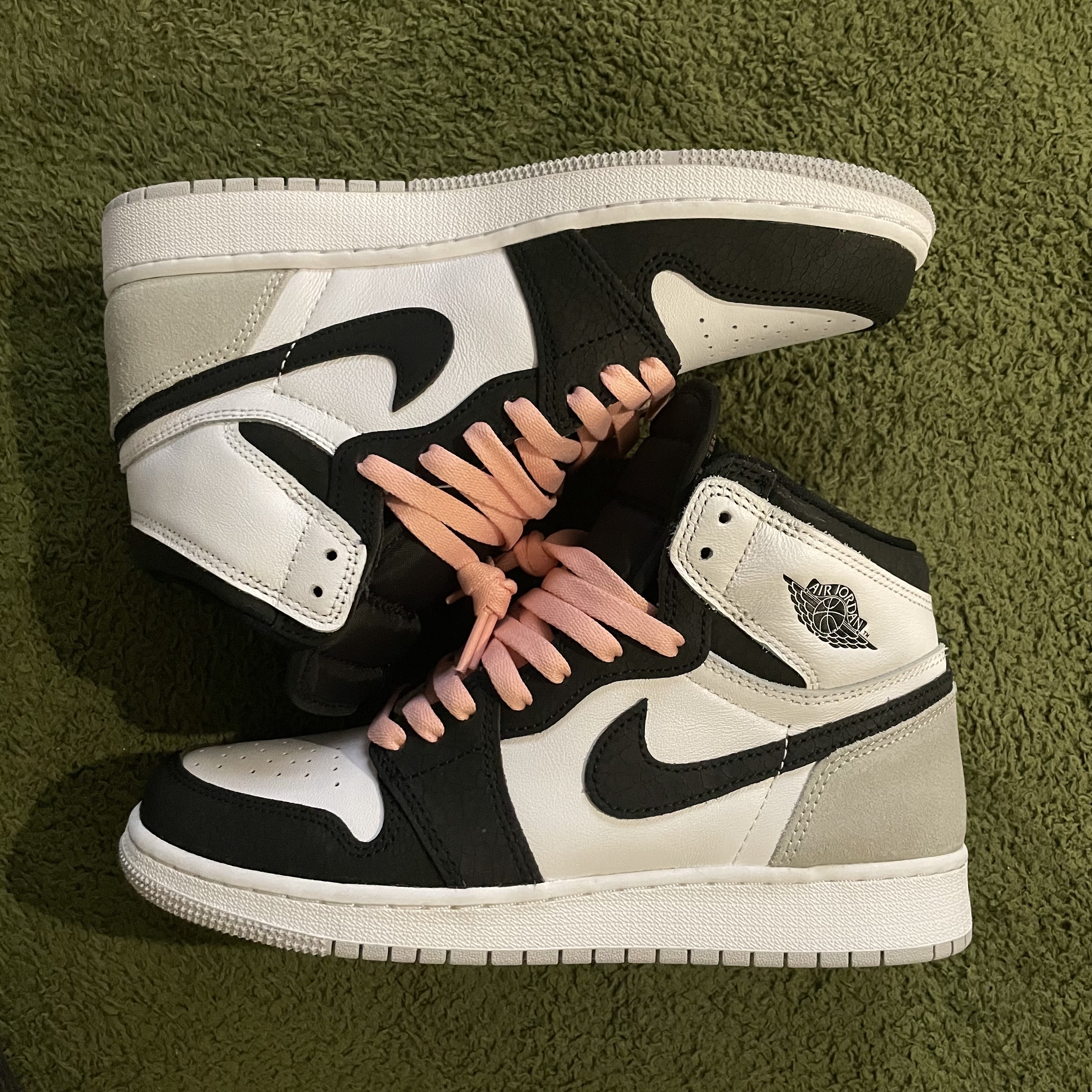 (GS) Jordan 1 Retro High OG Bleached Coral 착용 스타일