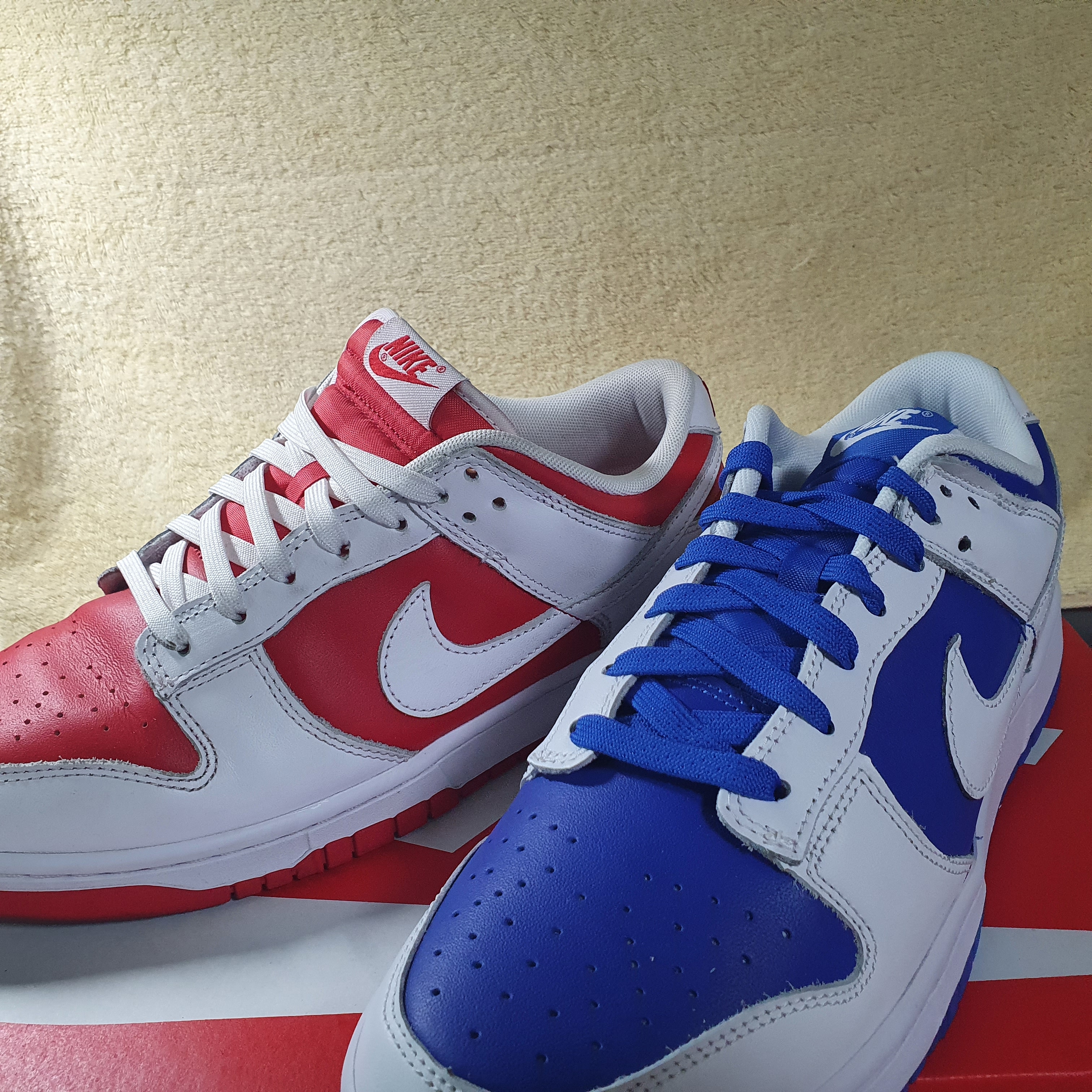 Nike Dunk Low Retro Championship Red, Nike Dunk Low Retro Racer Blue and White 착용 스타일 - 1
