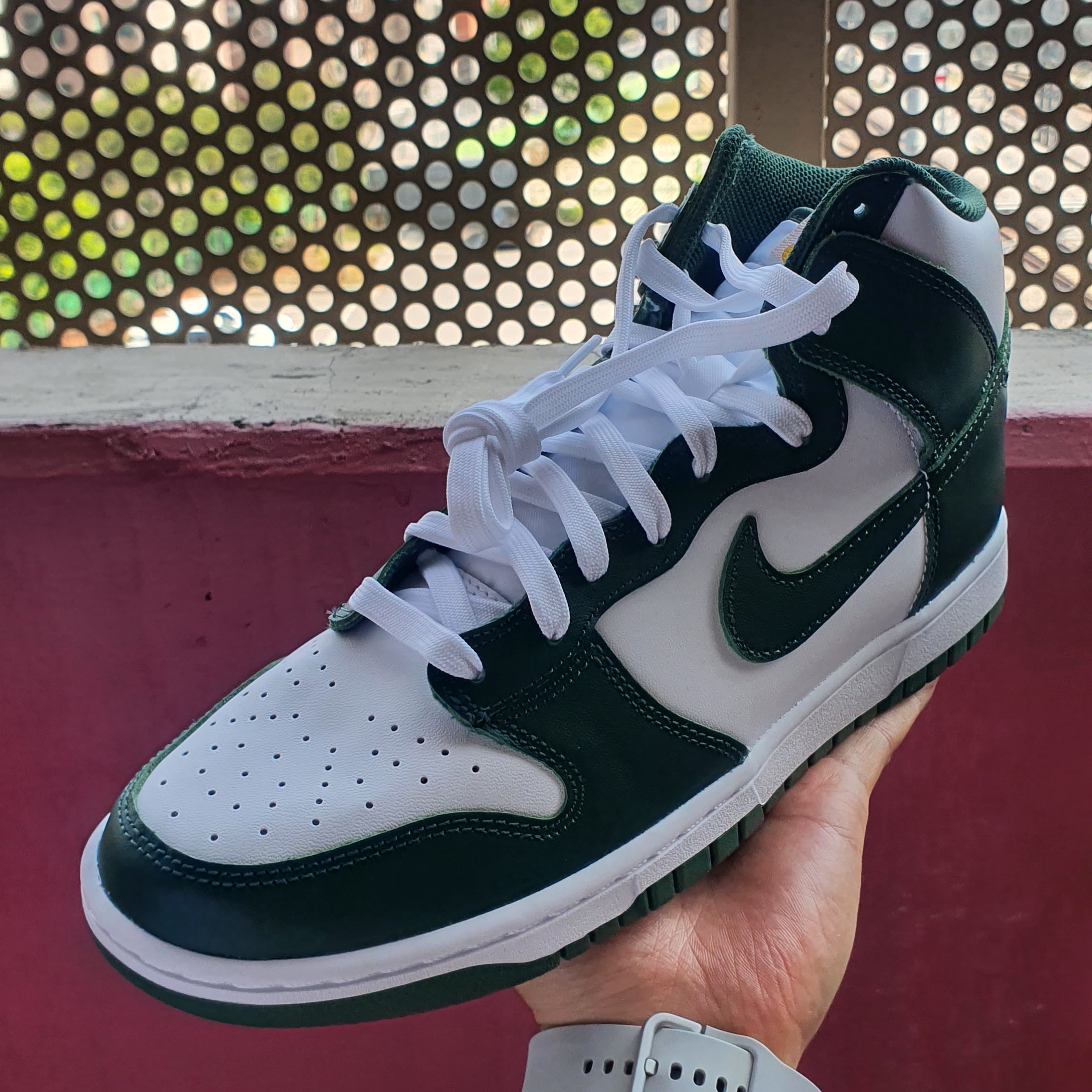 Nike Dunk High Retro Noble Green 착용 스타일