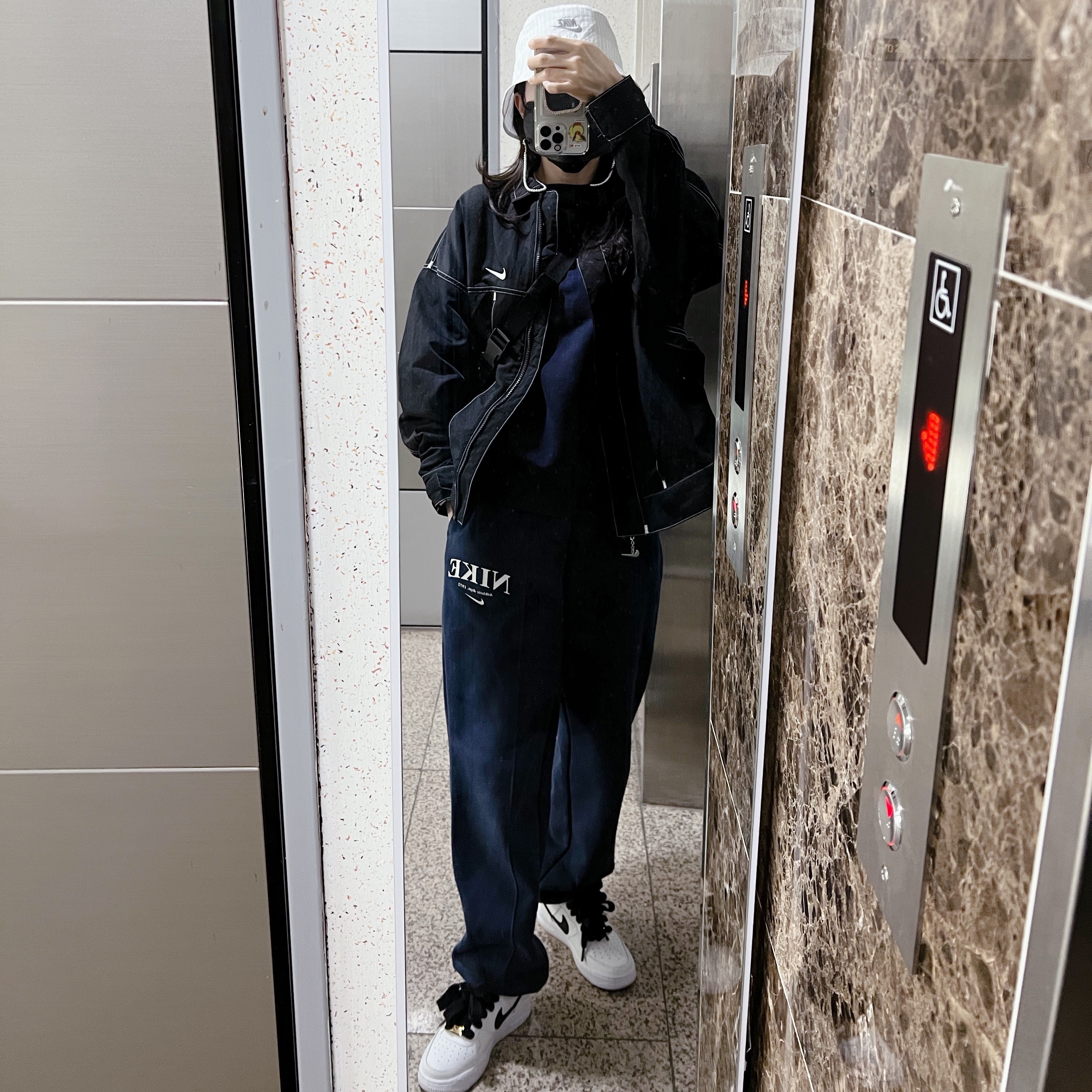 (GS) Nike Air Force 1 White Black, Nike x Kim Jones Bucket Hat White 착용 스타일