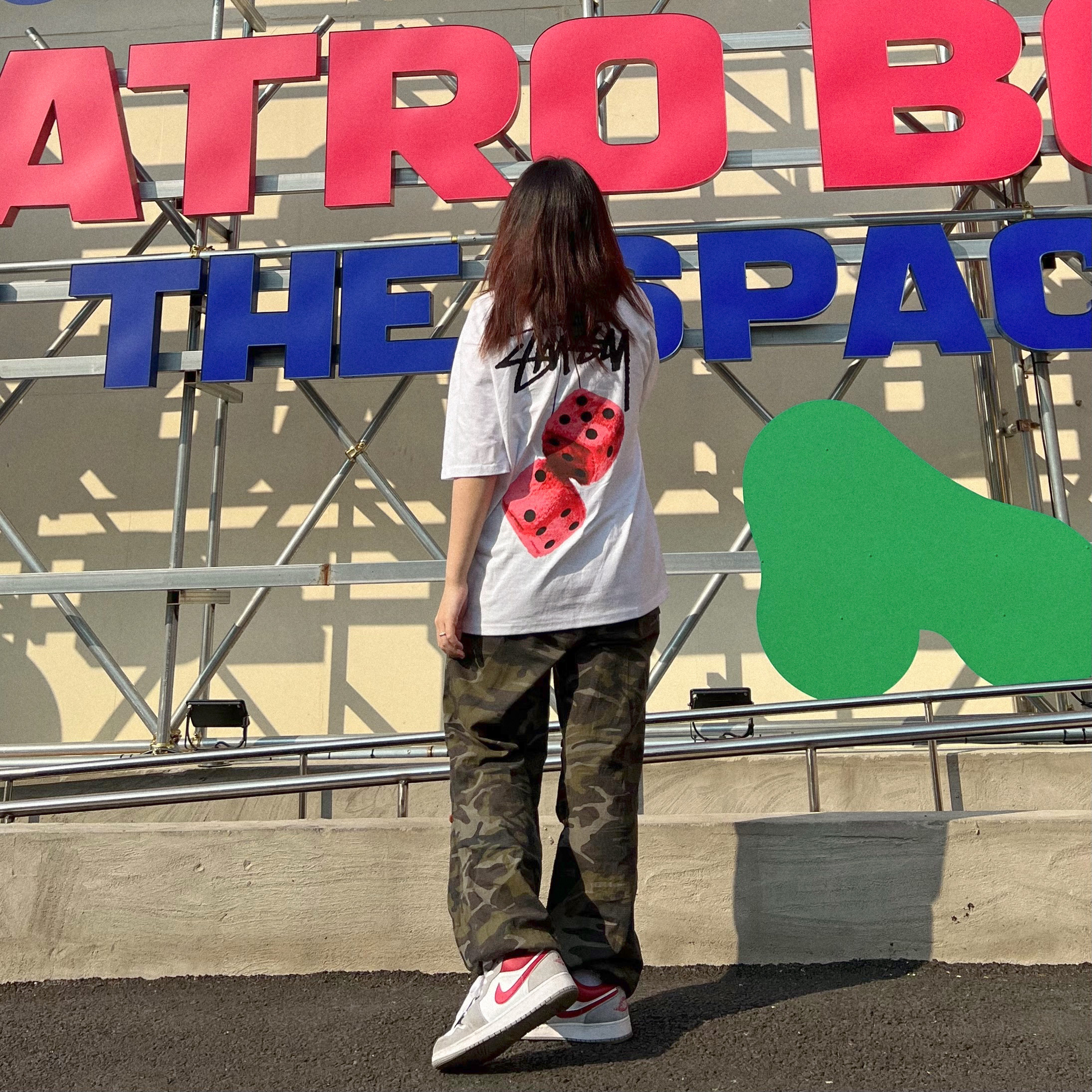 Jordan 1 Low SE Light Smoke Grey Gym Red, (GS) Jordan 1 Low SE Light Smoke Grey Gym Red 착용 스타일 - 2