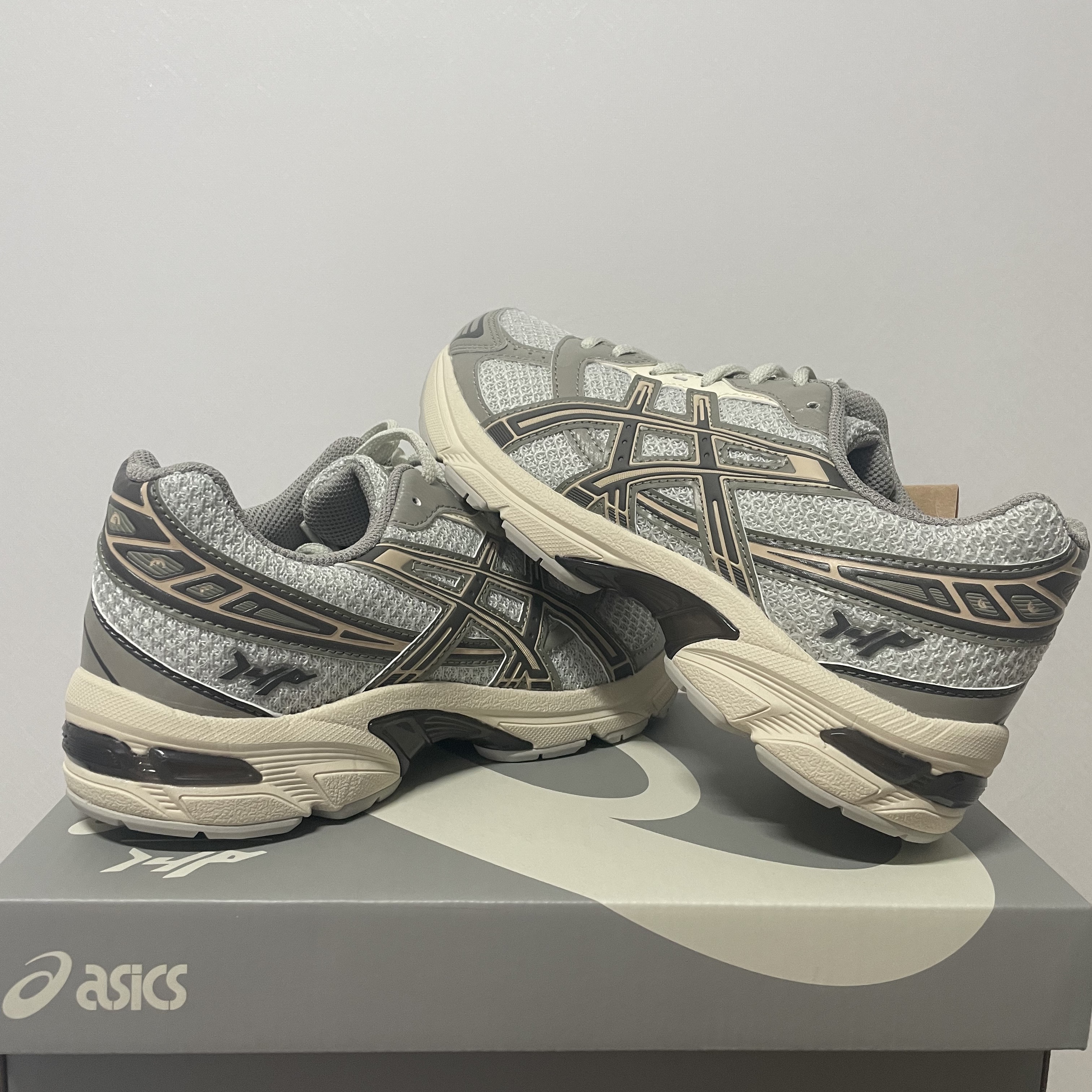 Asics x I4P Gel-1130 Glacier Grey Mink 착용 스타일