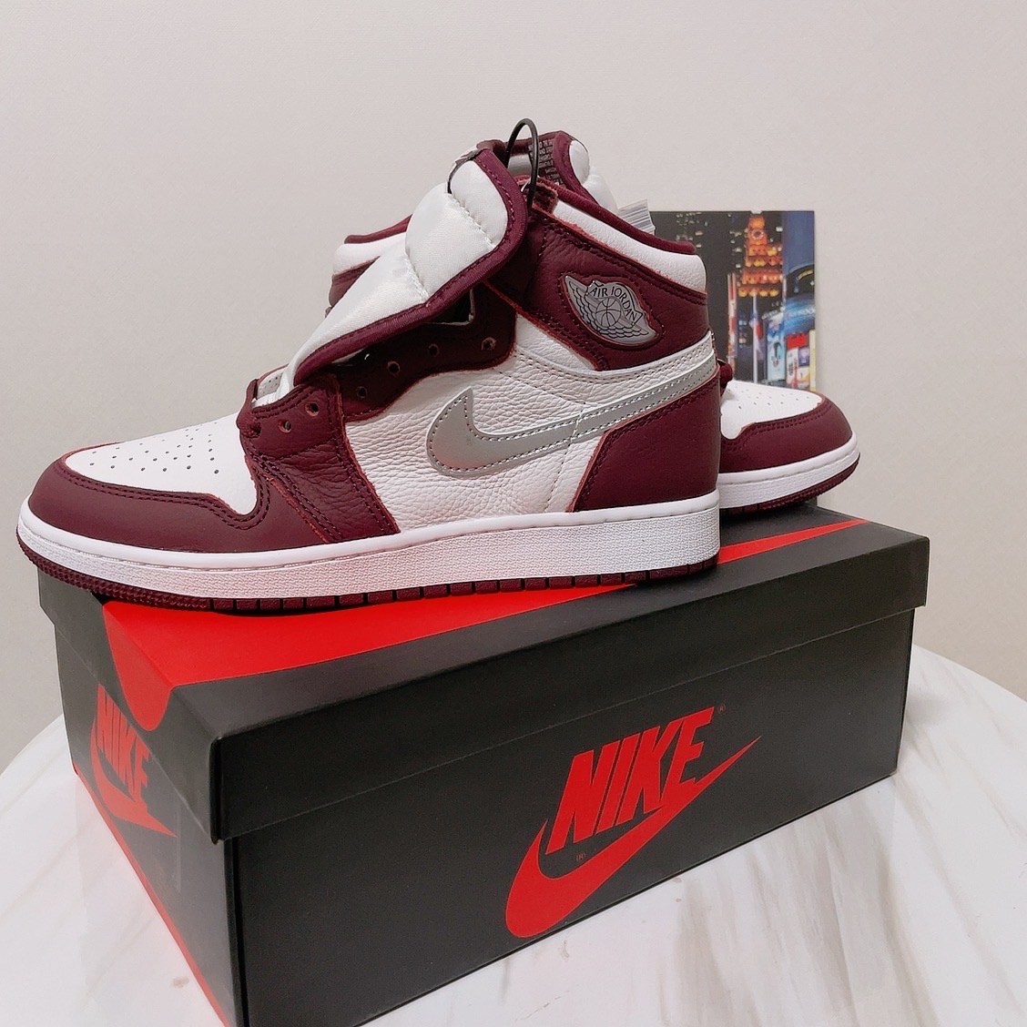 Jordan 1 Retro High OG Bordeaux 착용 스타일 - 2