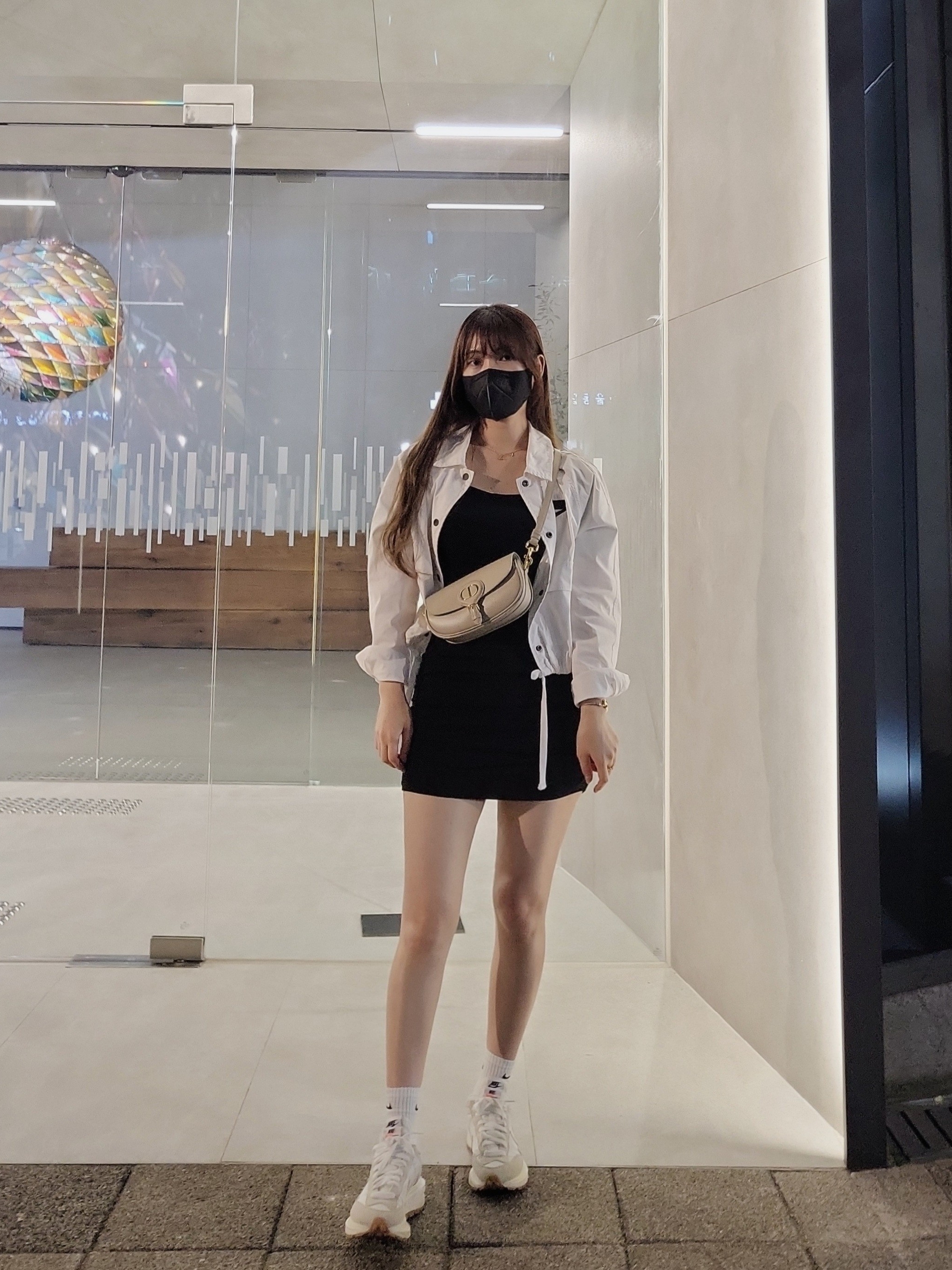Nike x Sacai VaporWaffle White and Gum 착용 스타일