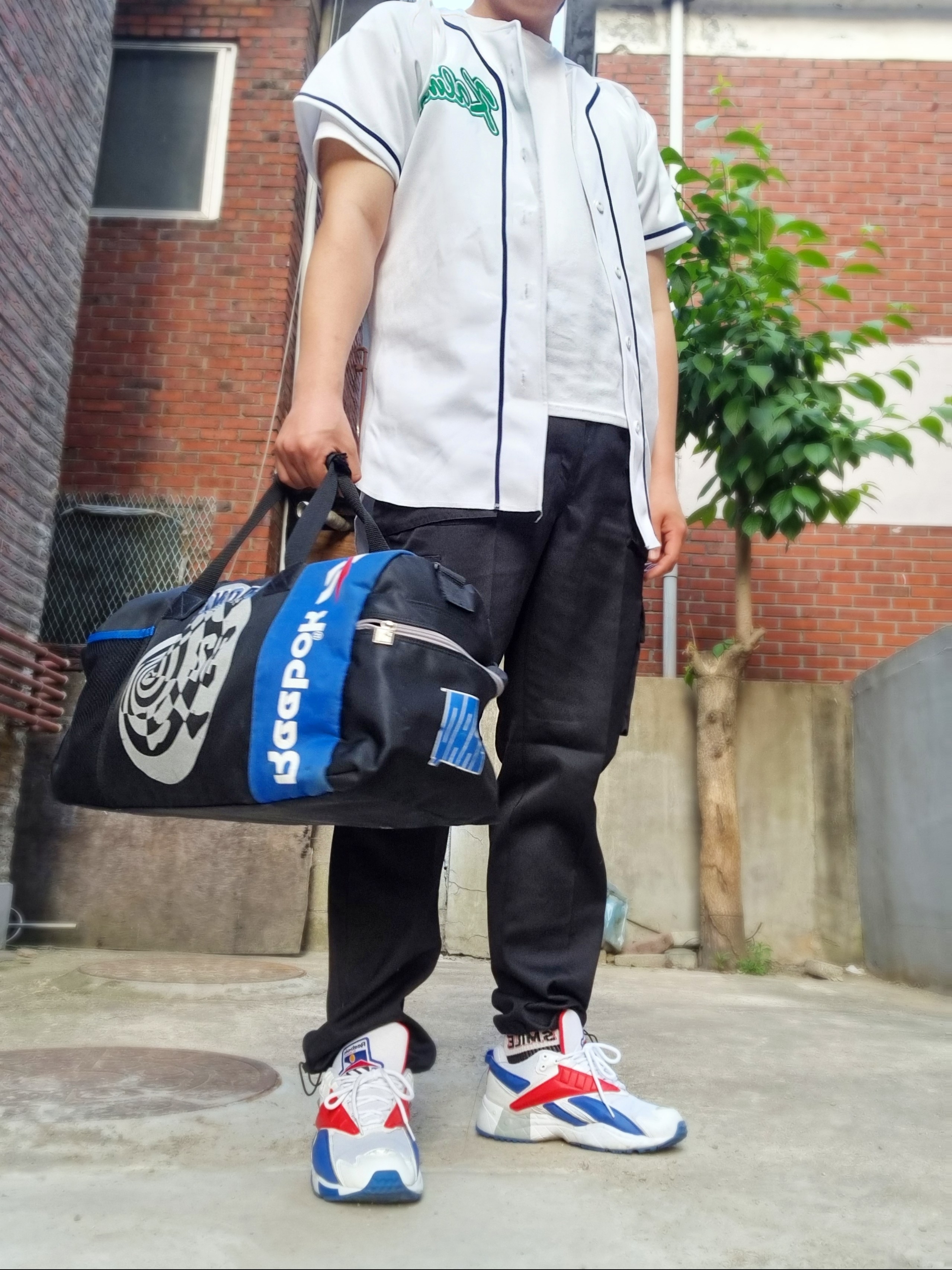 Reebok Interval 96 White Blue Red 착용 스타일 - 2
