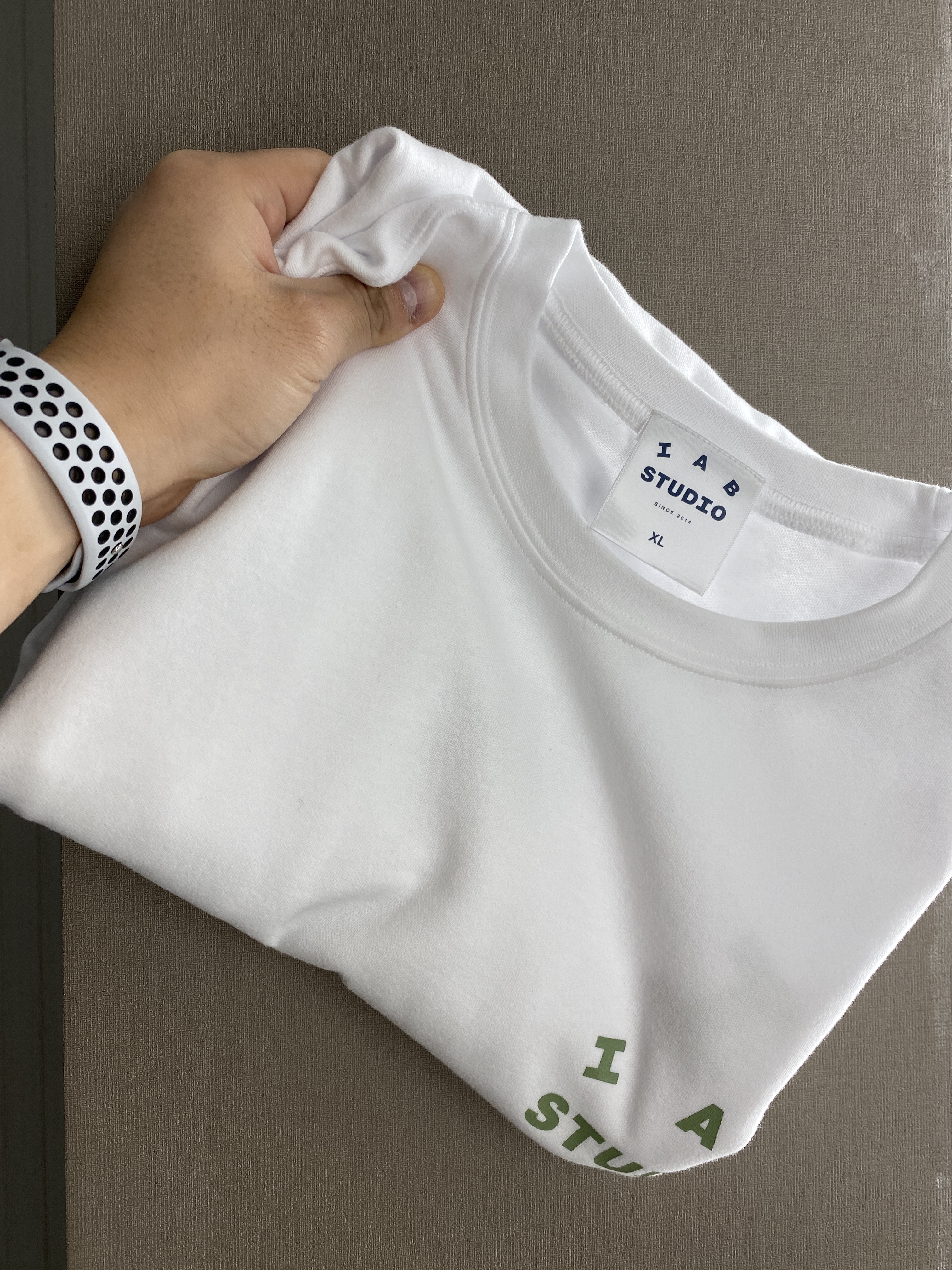 IAB Studio T-Shirt White Light Green 착용 스타일
