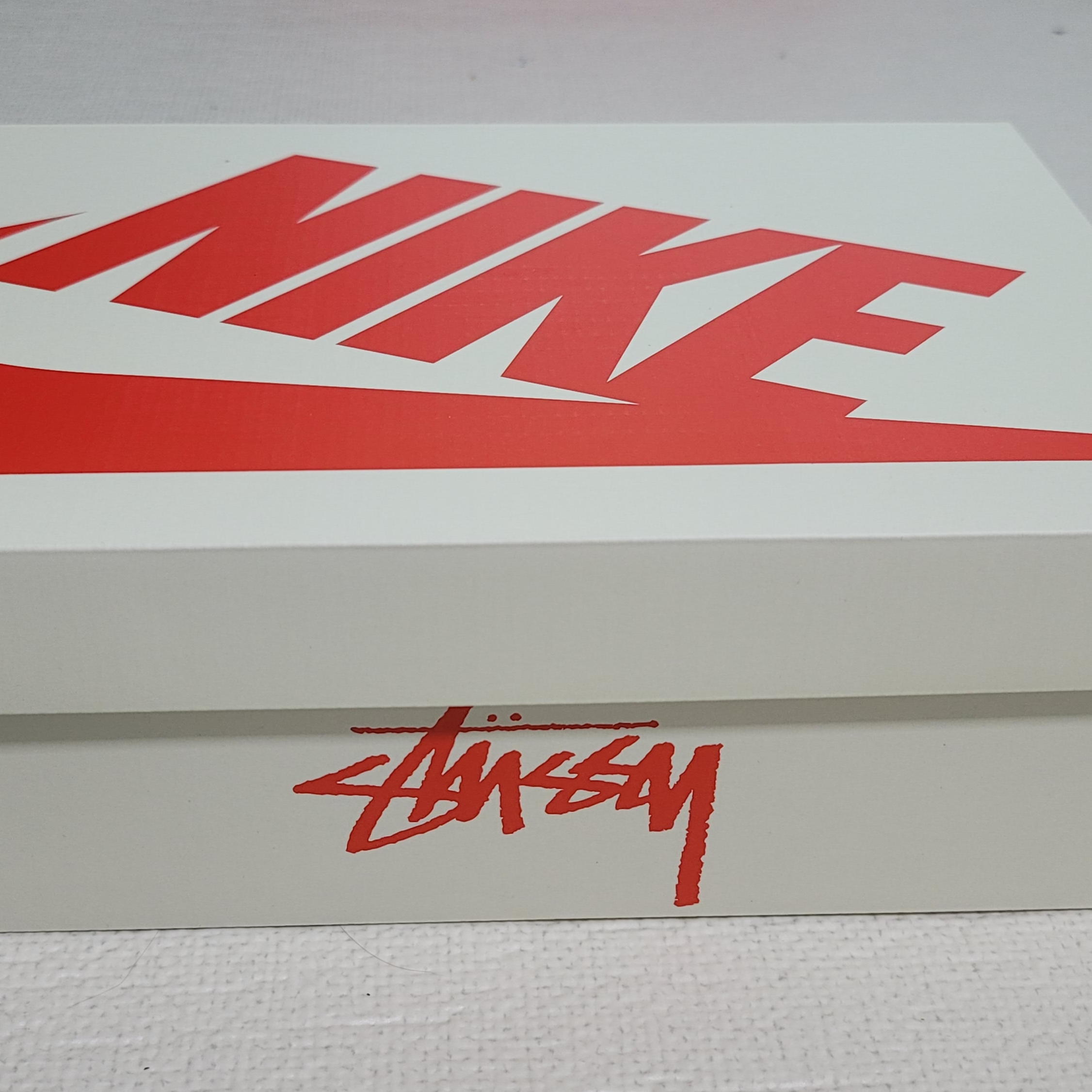 Nike x Stussy Air Force 1 '07 Mid SP Black and Light Bone 착용 스타일 - 2