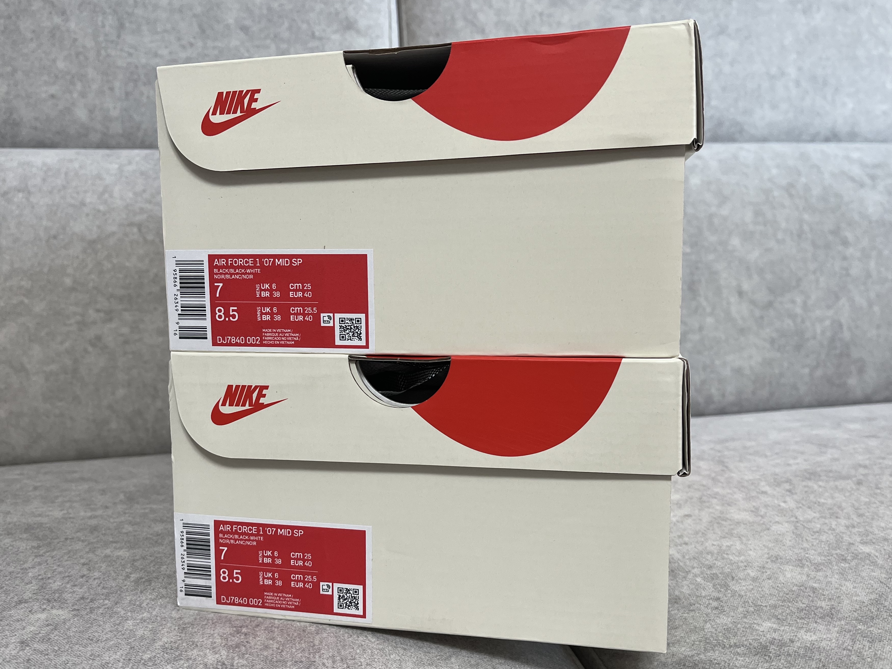 Nike x Stussy Air Force 1 '07 Mid SP Black and Light Bone 착용 스타일 - 1