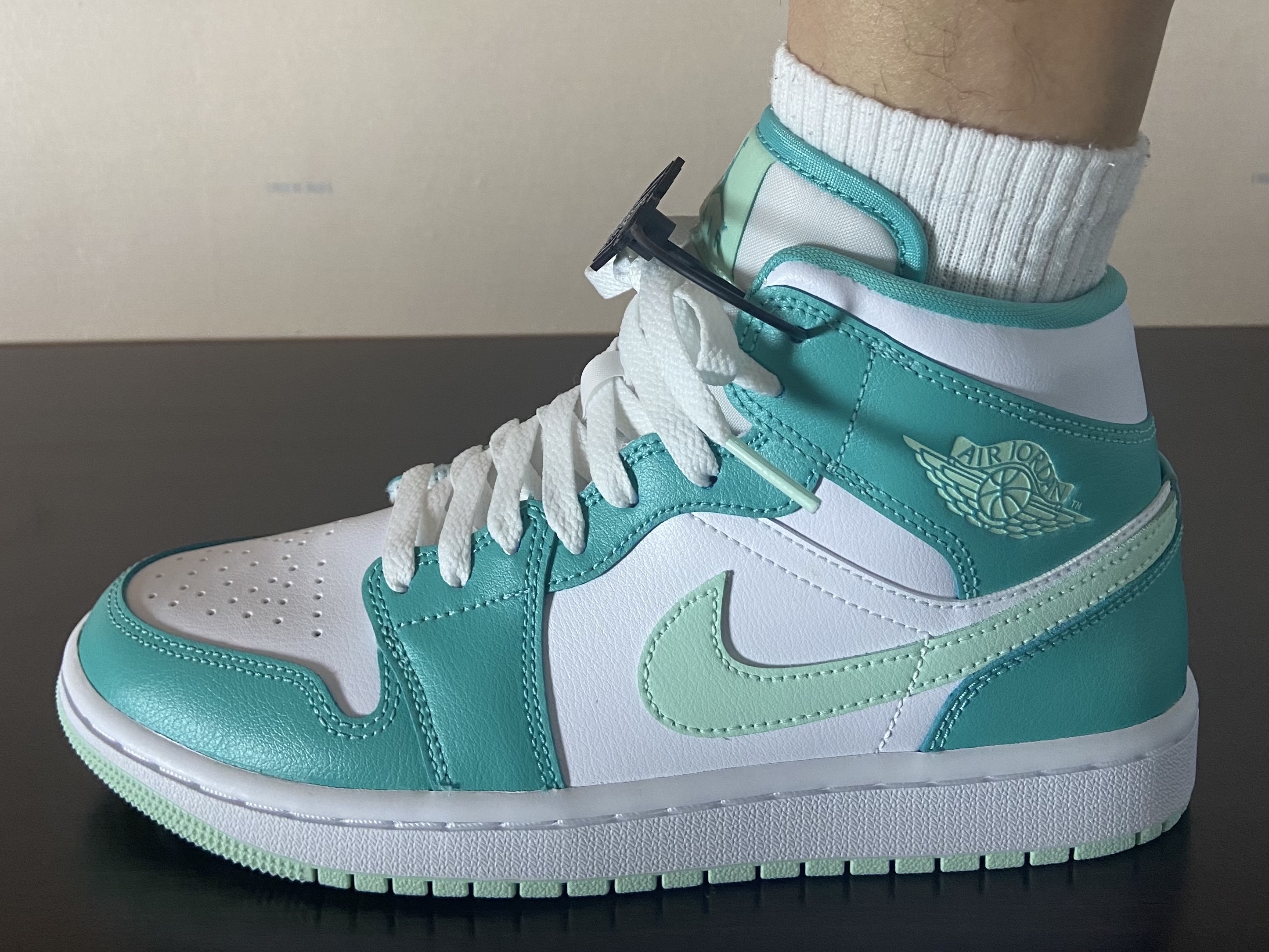 (W) Jordan 1 Mid Washed Teal Mint Foam 착용 스타일