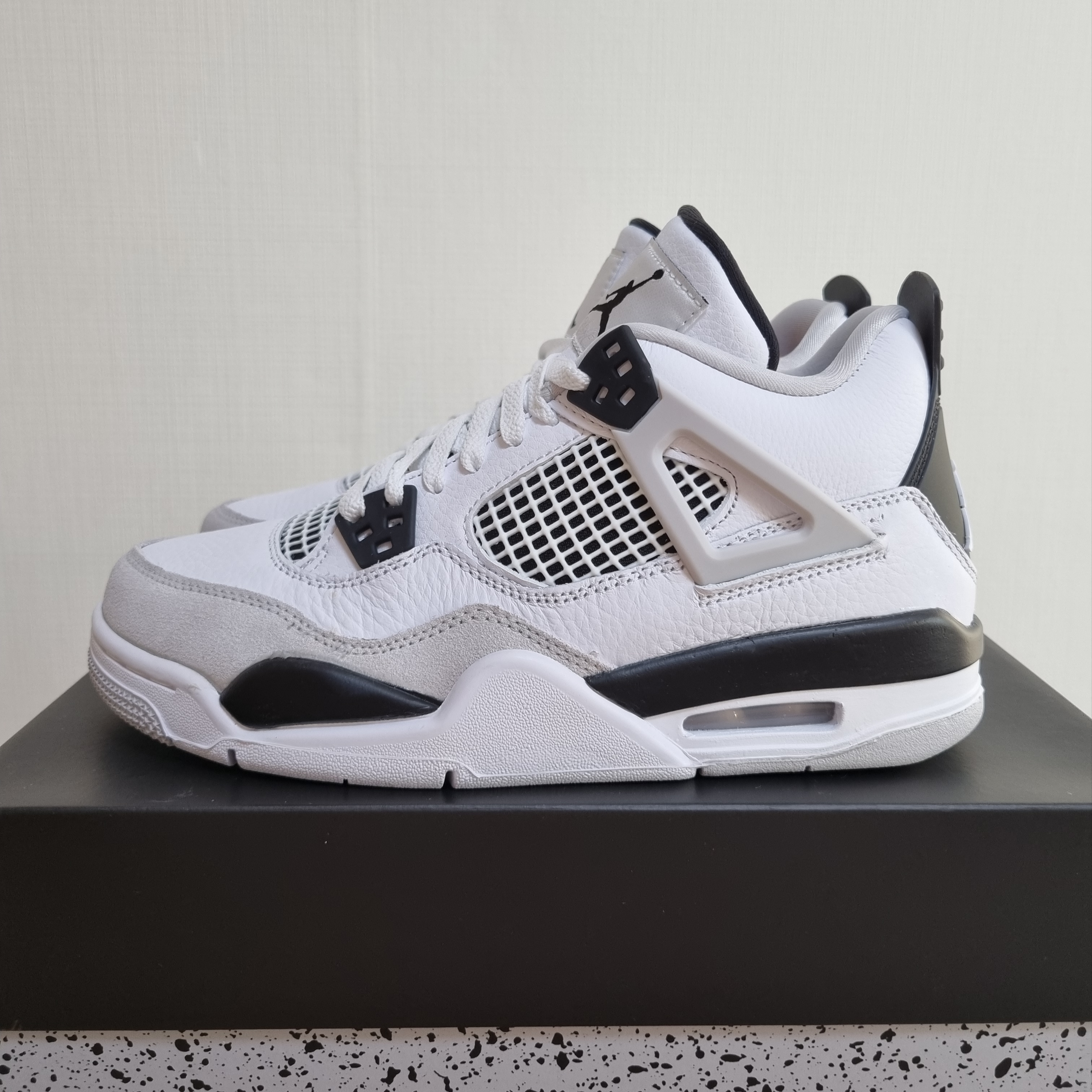 (GS) Jordan 4 Retro White and Black, (TD) Jordan 4 Retro White and Black 착용 스타일 - 2