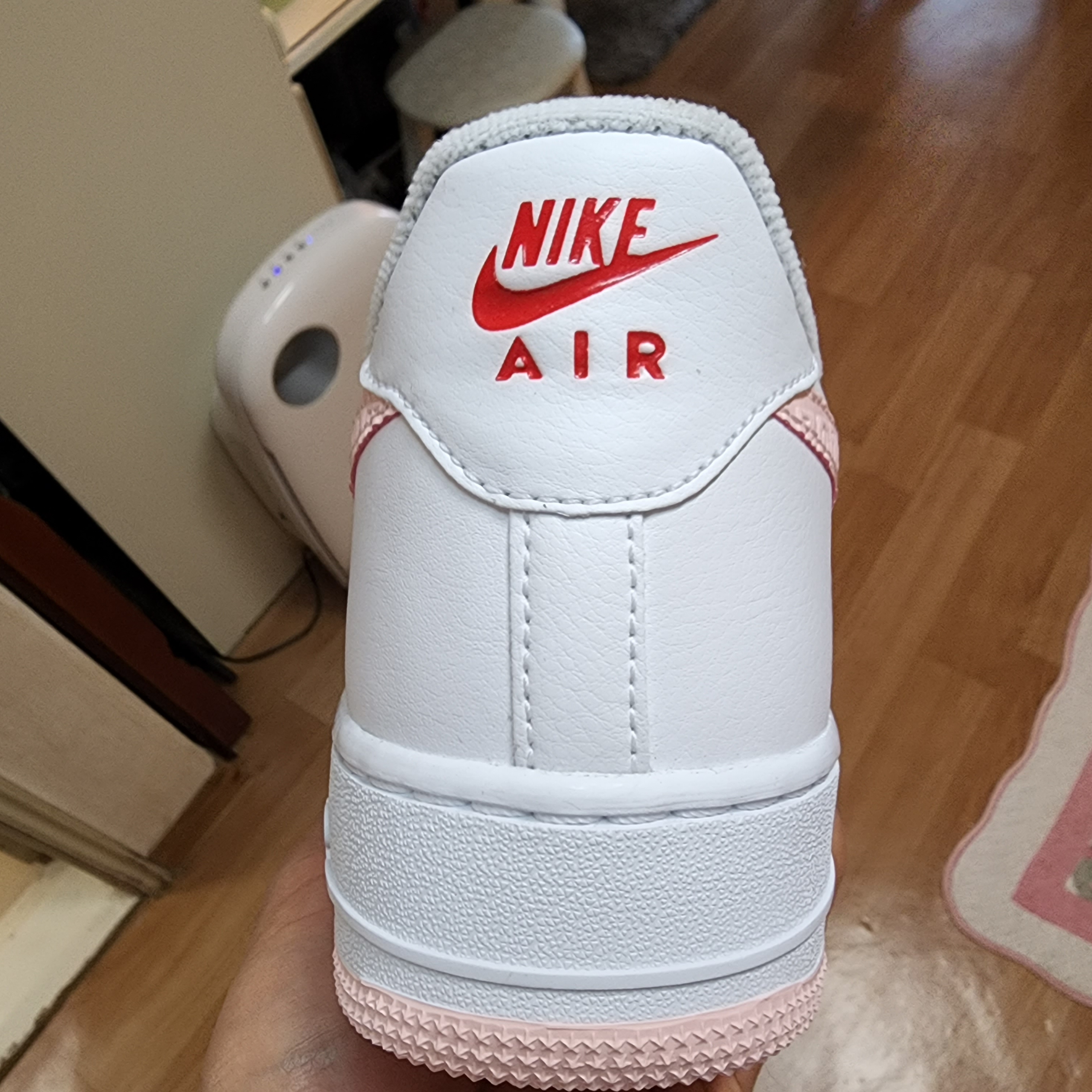 (W) Nike Air Force 1 '07 Valentine Day 2022 착용 스타일 - 2