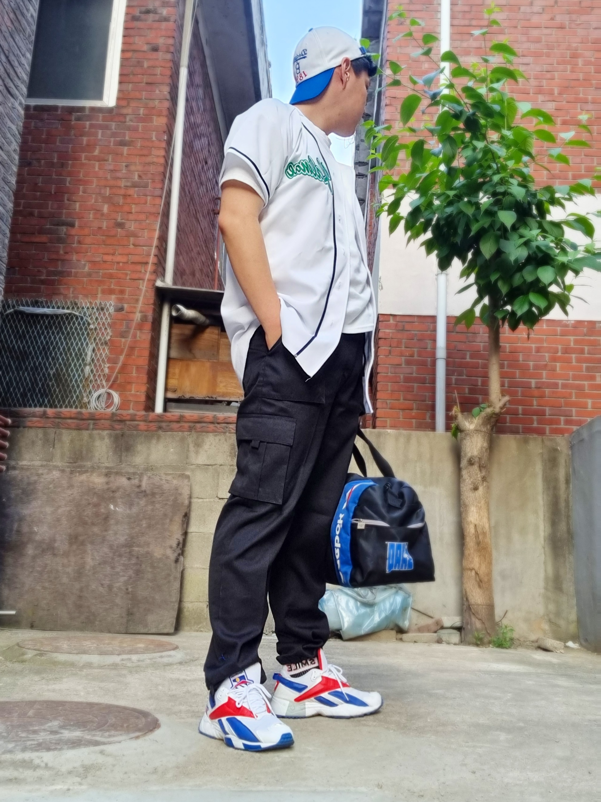 Reebok Interval 96 White Blue Red 착용 스타일 - 1