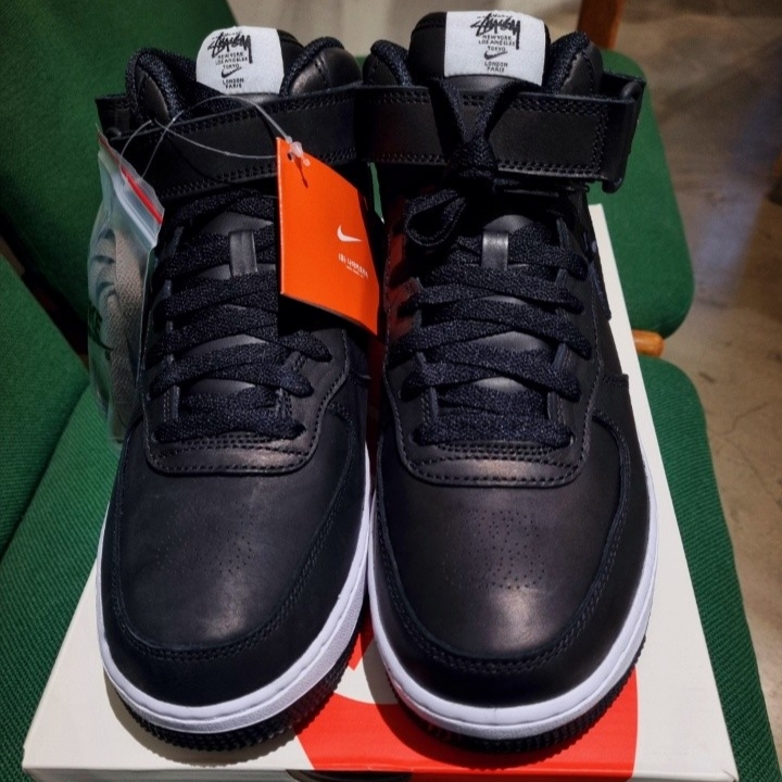 Nike x Stussy Air Force 1 '07 Mid SP Black 착용 스타일 - 3