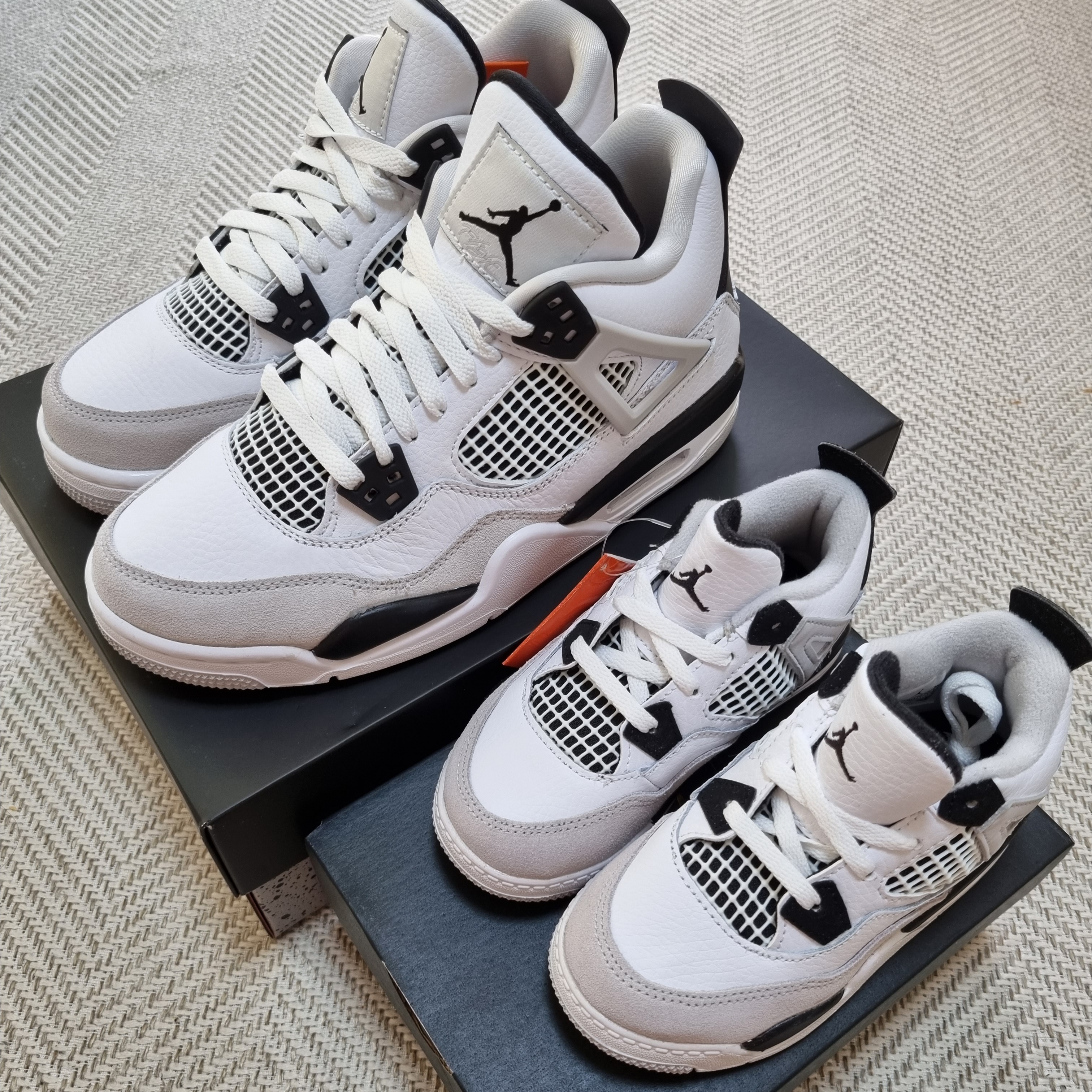 (GS) Jordan 4 Retro White and Black, (TD) Jordan 4 Retro White and Black 착용 스타일 - 1