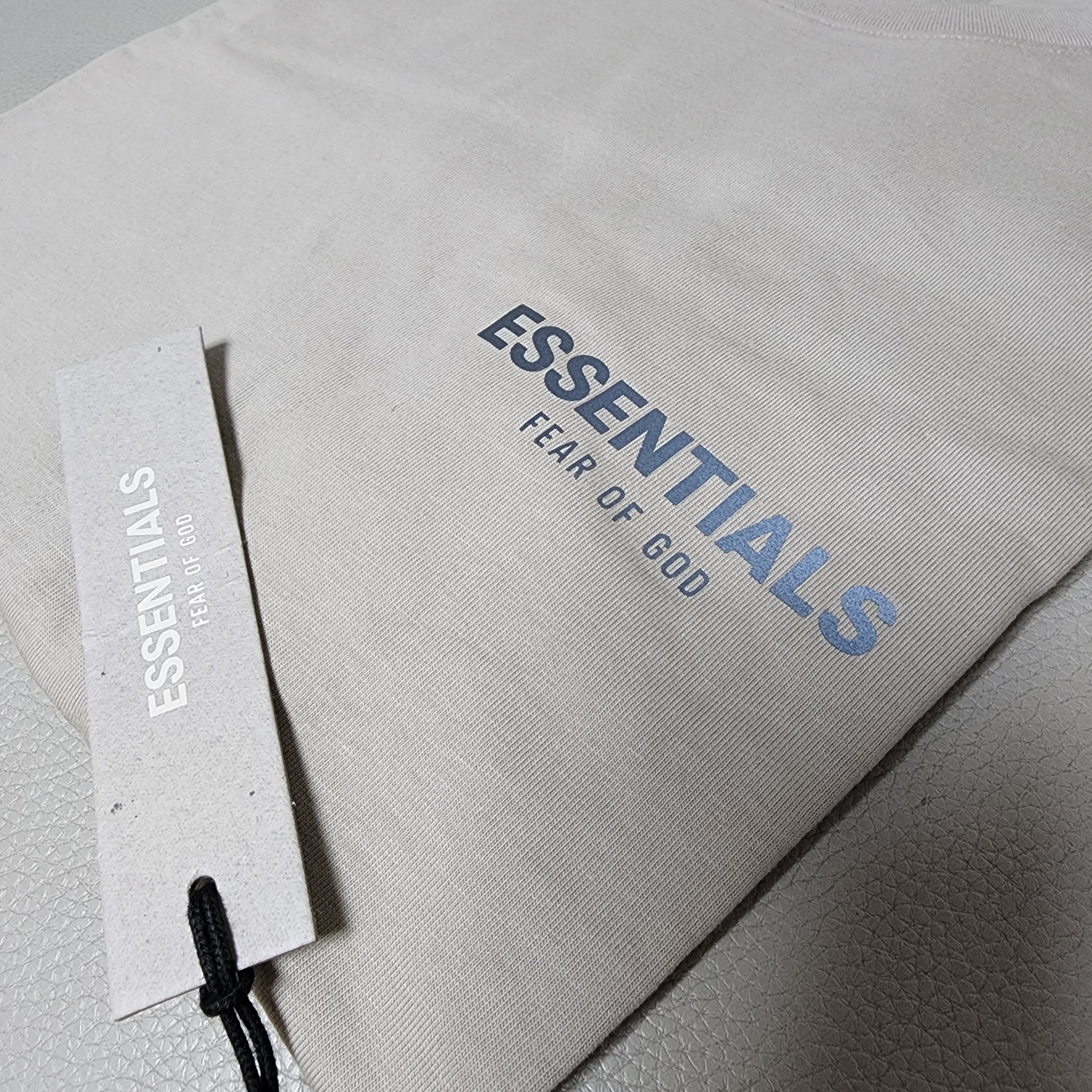 Essentials The Core Collection T-Shirt Tan 착용 스타일