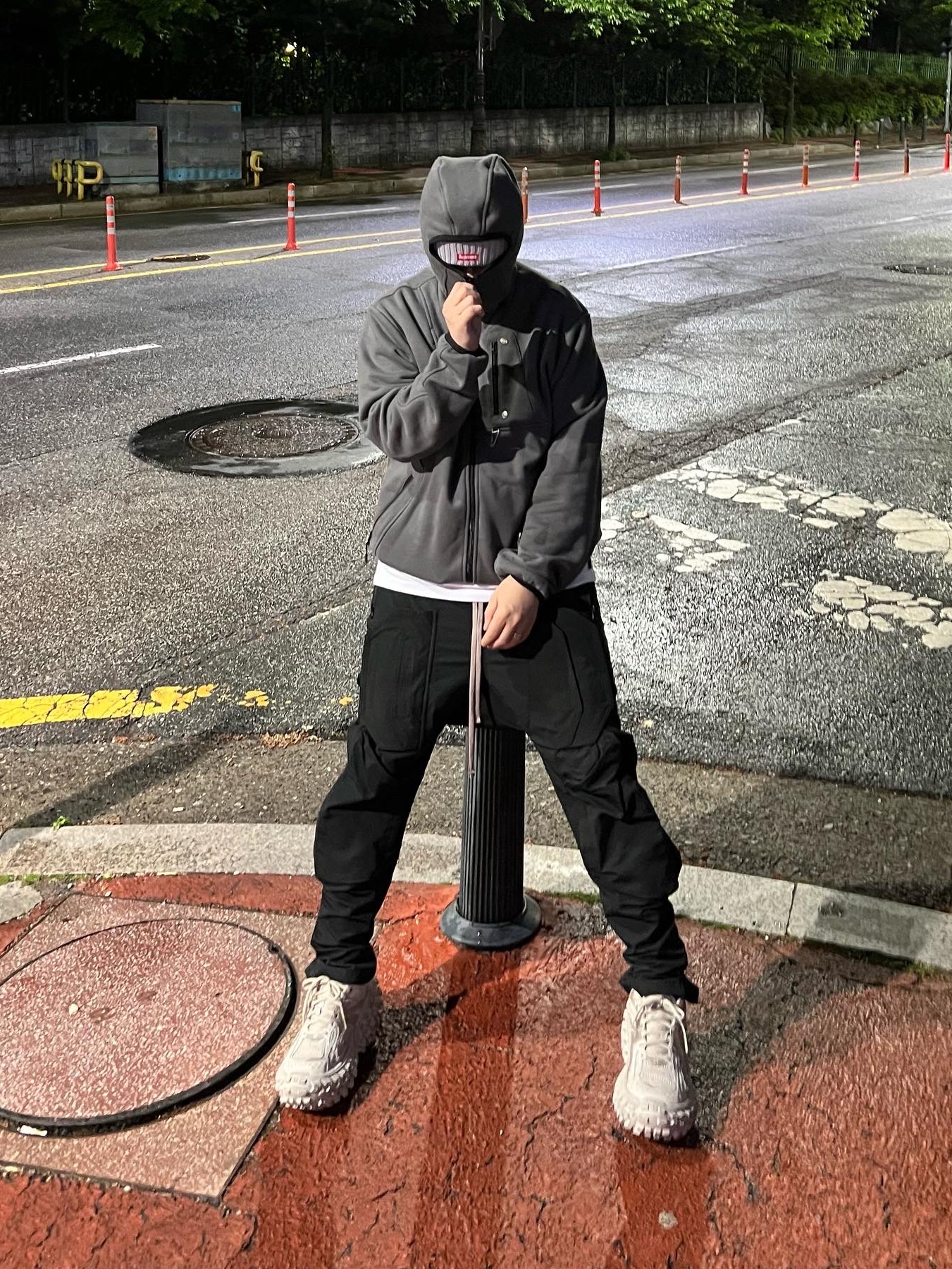 Balenciaga Defender Sneakers Beige, Supreme Overdyed Beanie Grey - 21SS 착용 스타일