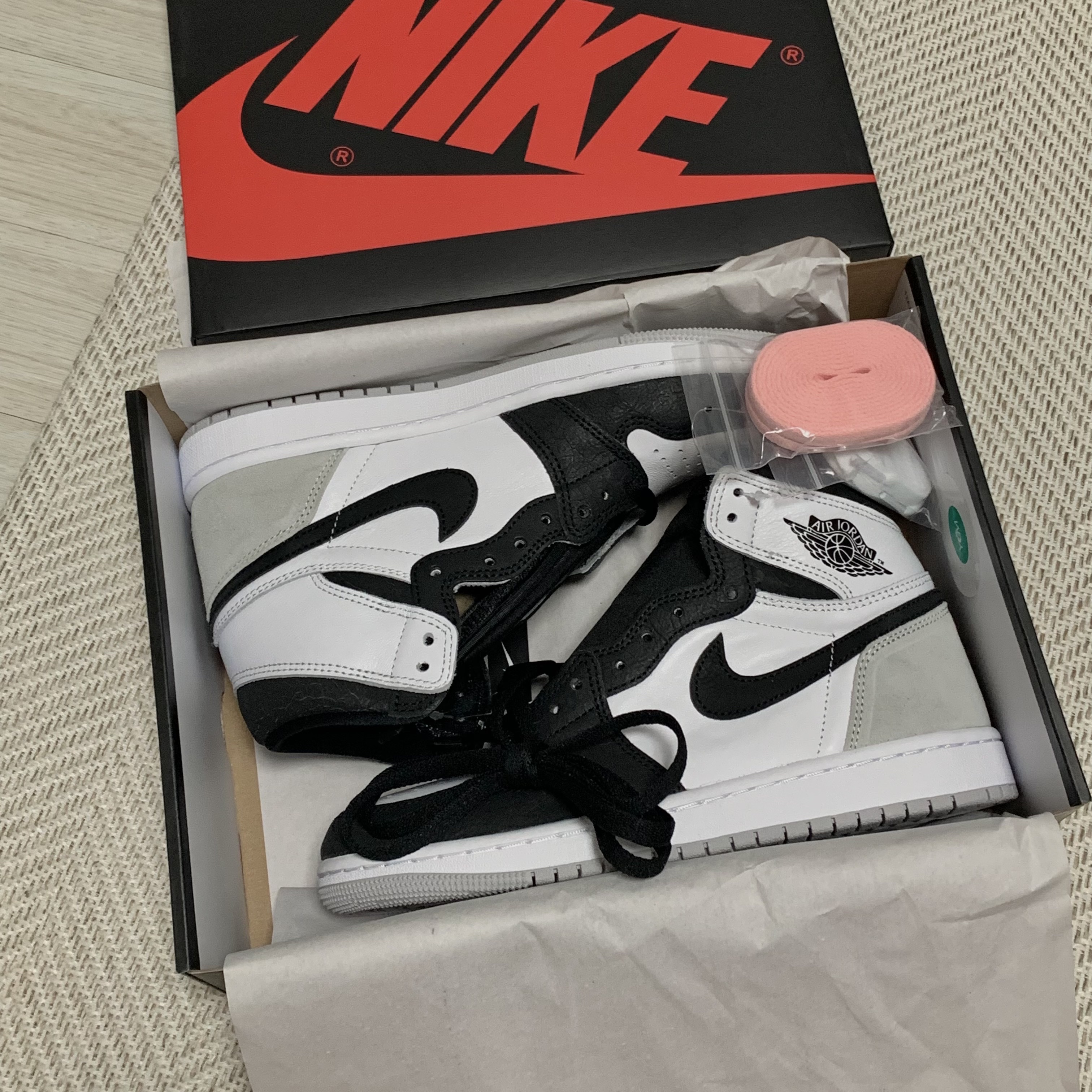 Jordan 1 Retro High OG Bleached Coral 착용 스타일