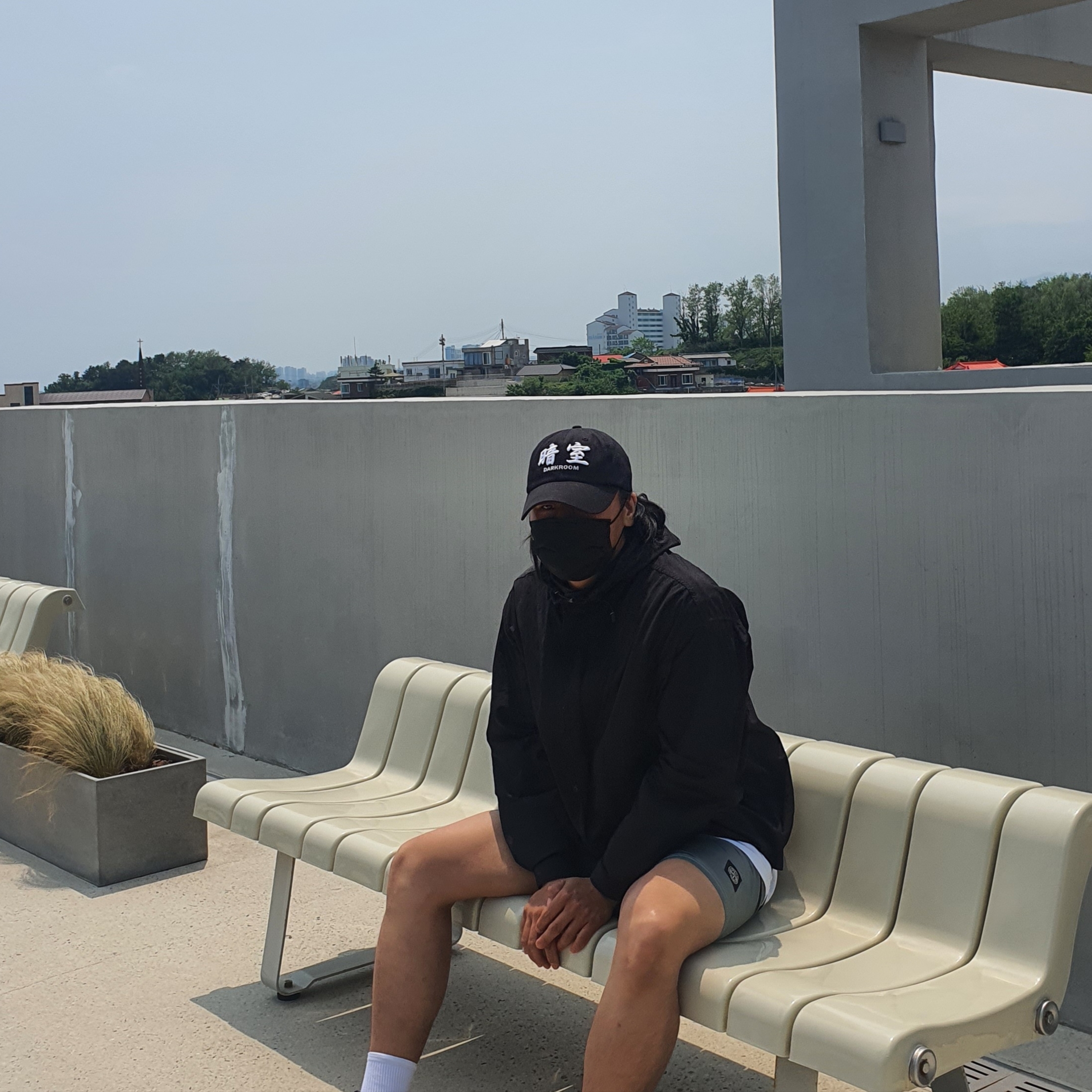 Stone Island B0943 Nylon Metal Swimming Trunk Ice - 22SS, Darkr8m Studio White Logo Cap 착용 스타일