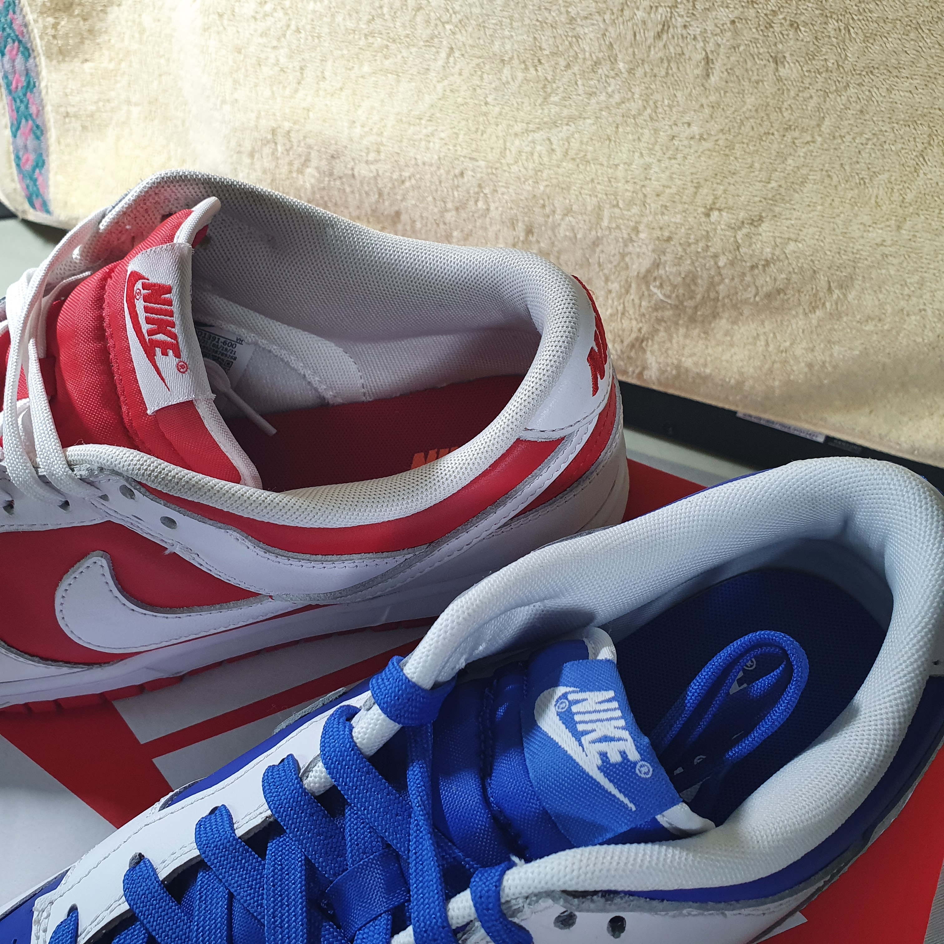 Nike Dunk Low Retro Championship Red, Nike Dunk Low Retro Racer Blue and White 착용 스타일 - 2