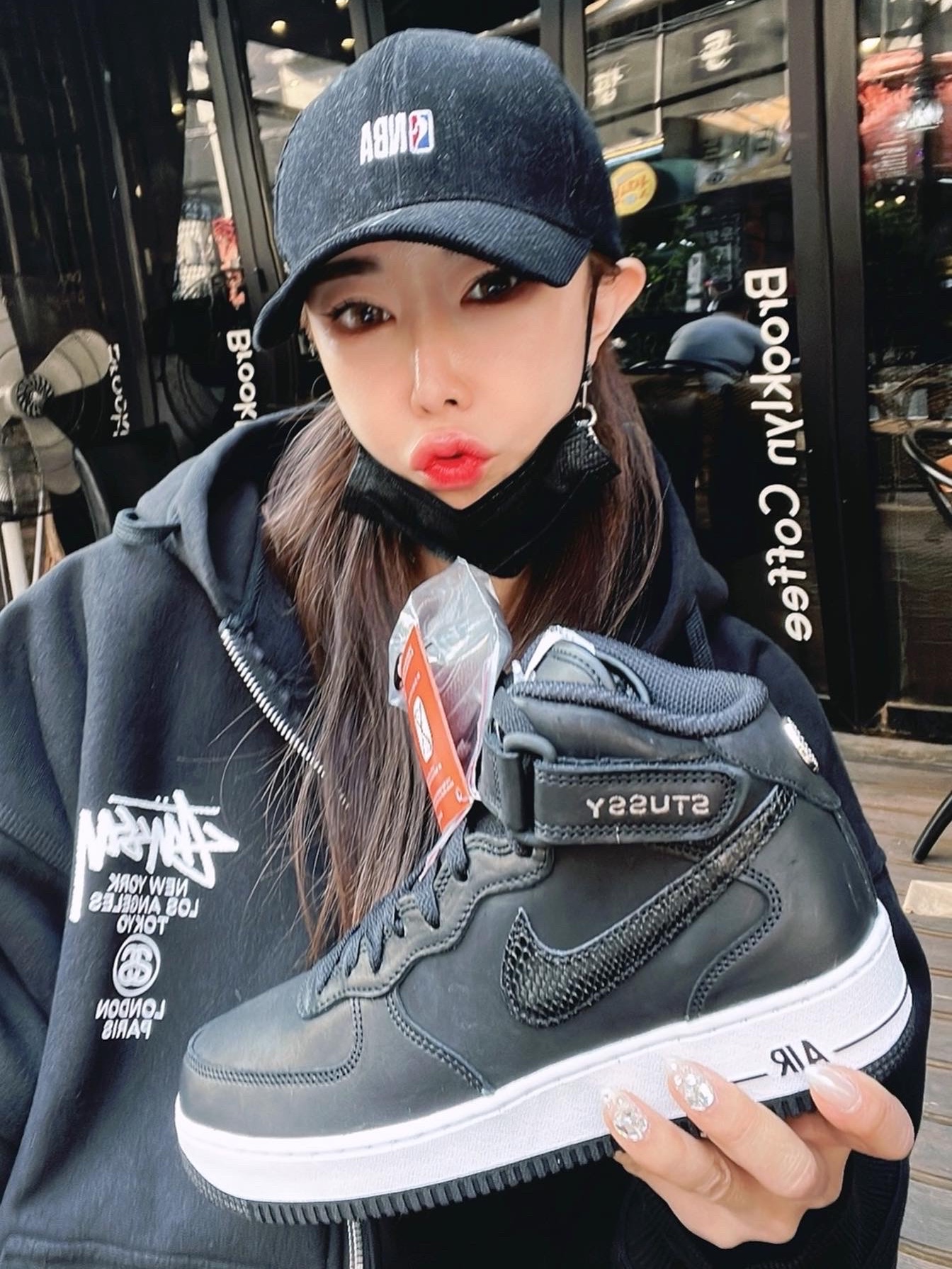 Nike x Stussy Air Force 1 '07 Mid SP Black, Nike x Stussy Benassi Slide Sail 착용 스타일 - 3