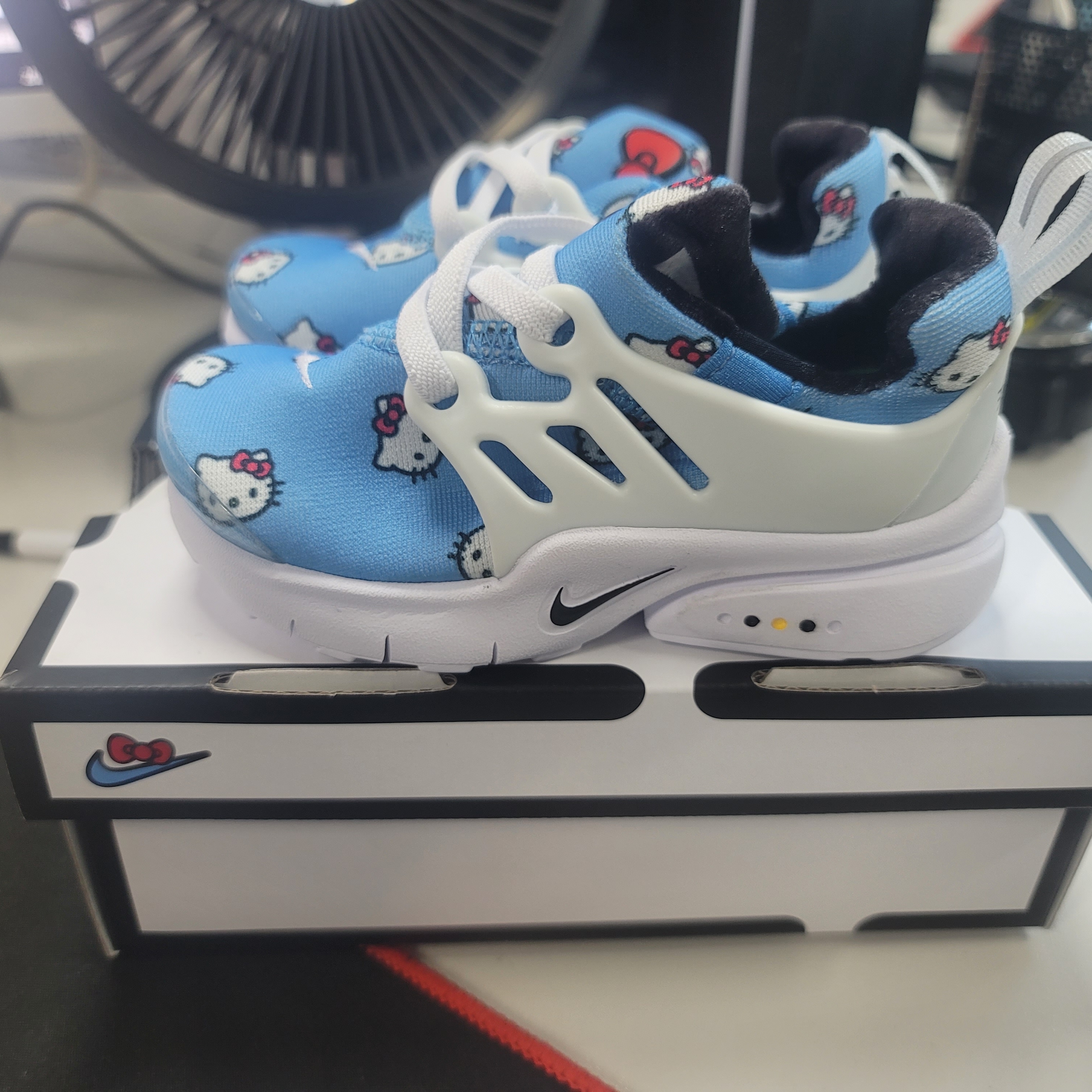(TD) Nike x Hello Kitty Air Presto University Blue 착용 스타일 - 3