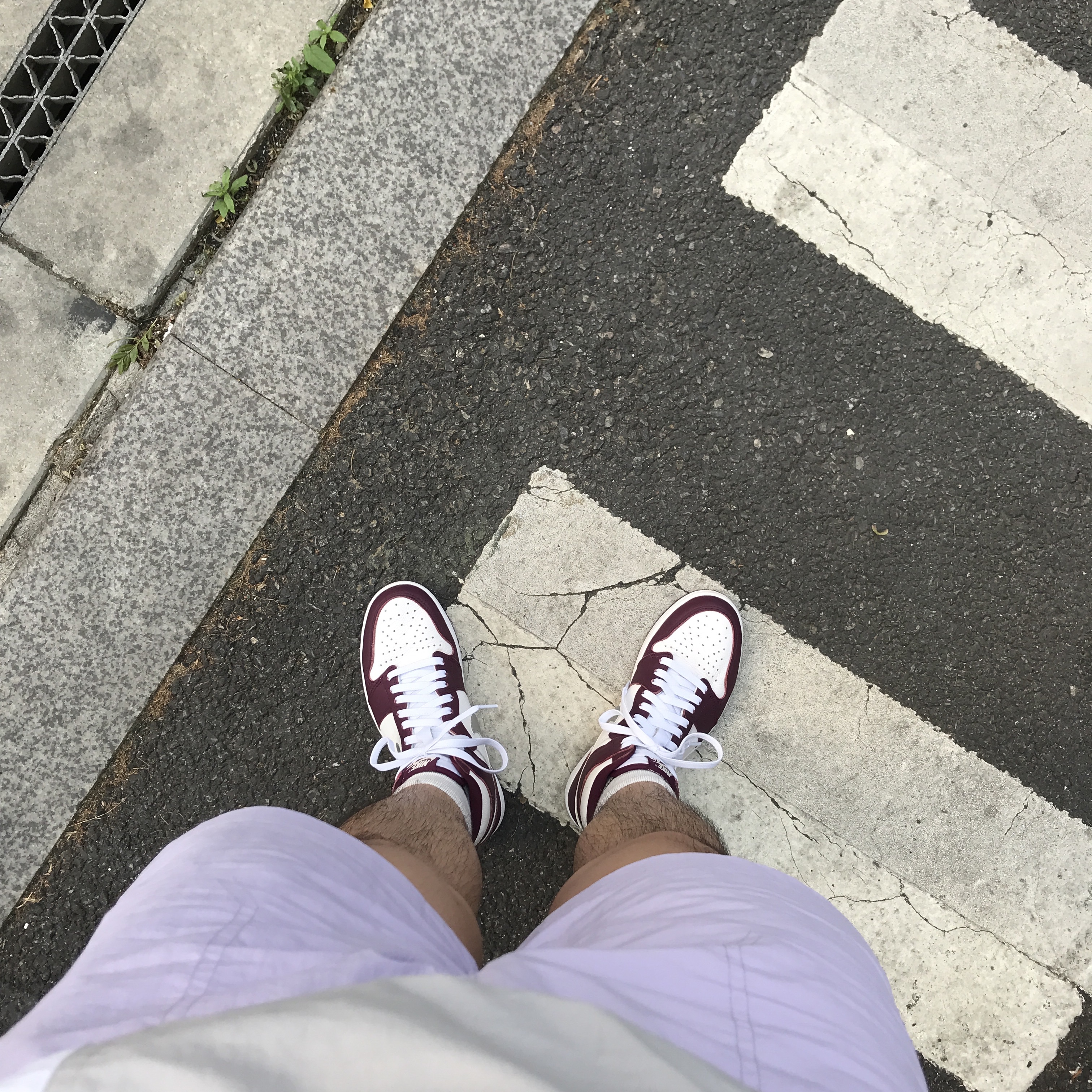 Jordan 1 Retro High OG Bordeaux 착용 스타일 - 2