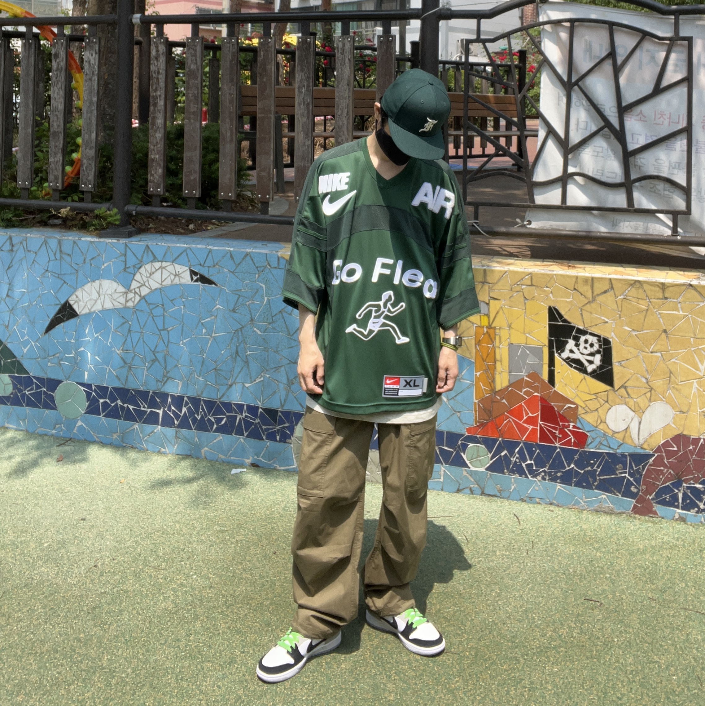 Nike SB Dunk Low Pro Chlorophyll, Nike x Cactus Plant Flea Market S/S Jersey Green - US/EU 착용 스타일