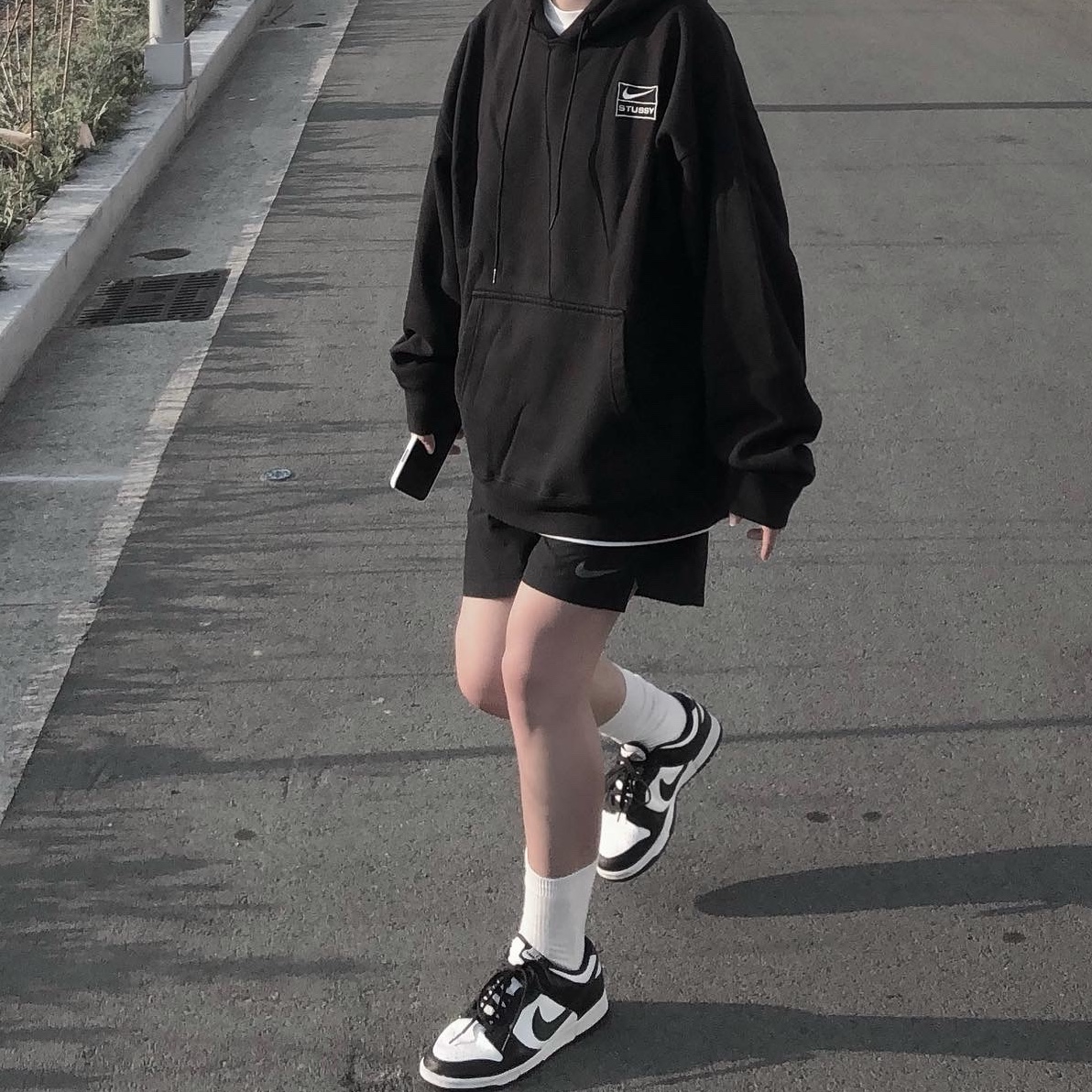 Nike x Stussy NRG RA Washed Pullover Hoodie Black (DN4028-010), Nike Dunk Low Retro Black 착용 스타일 - 5