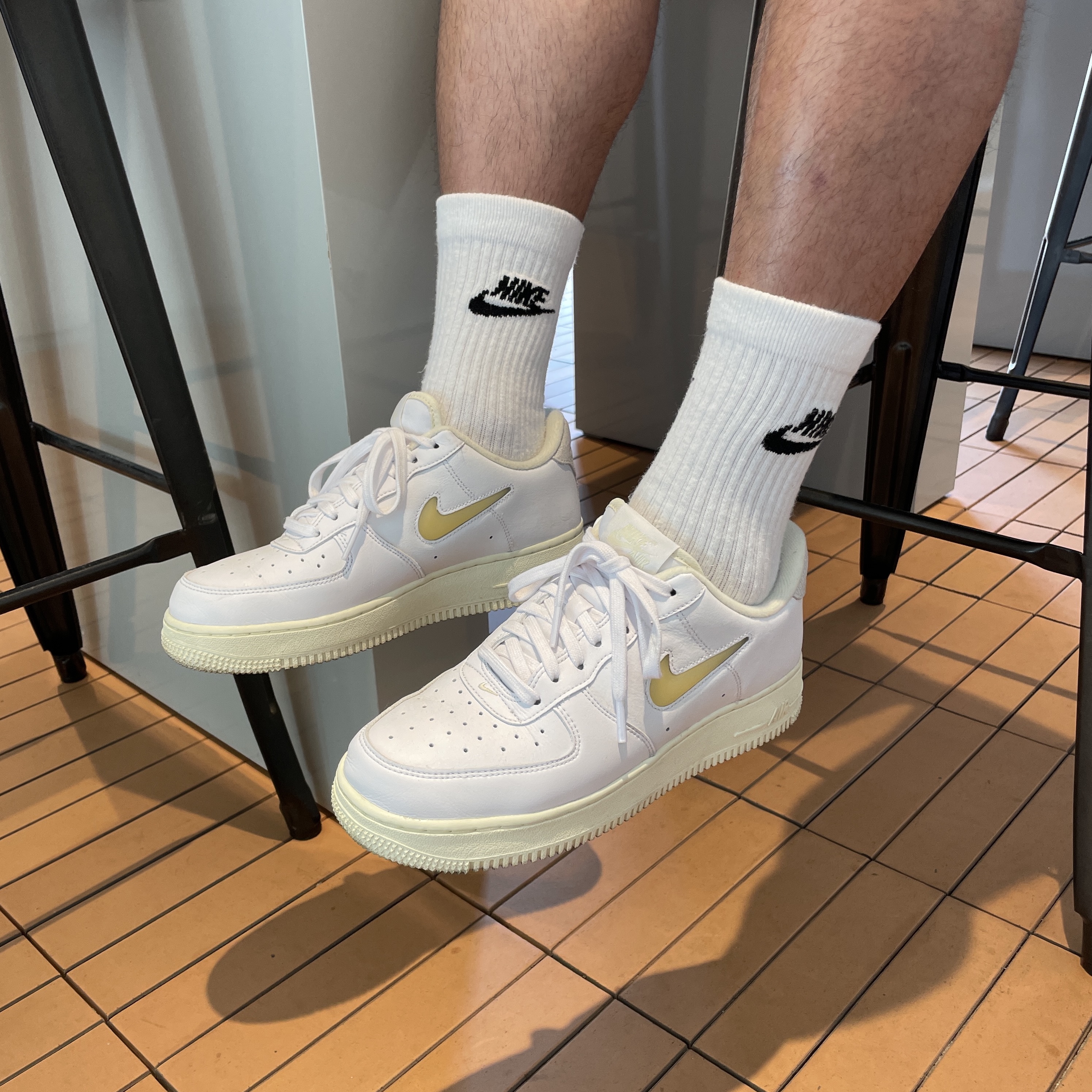 Nike Air Force 1 '07 LX Pale Vanilla 착용 스타일