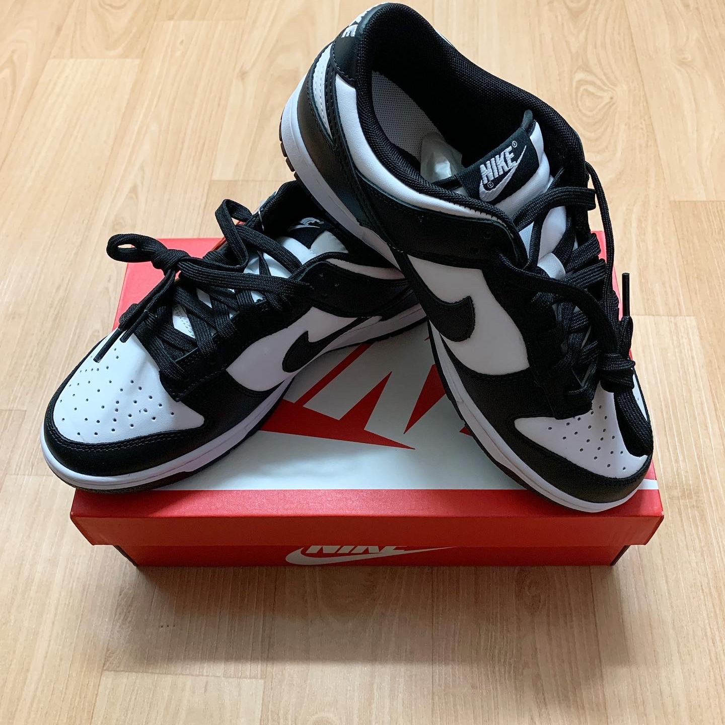 Nike Dunk Low Retro Black 착용 스타일 - 2