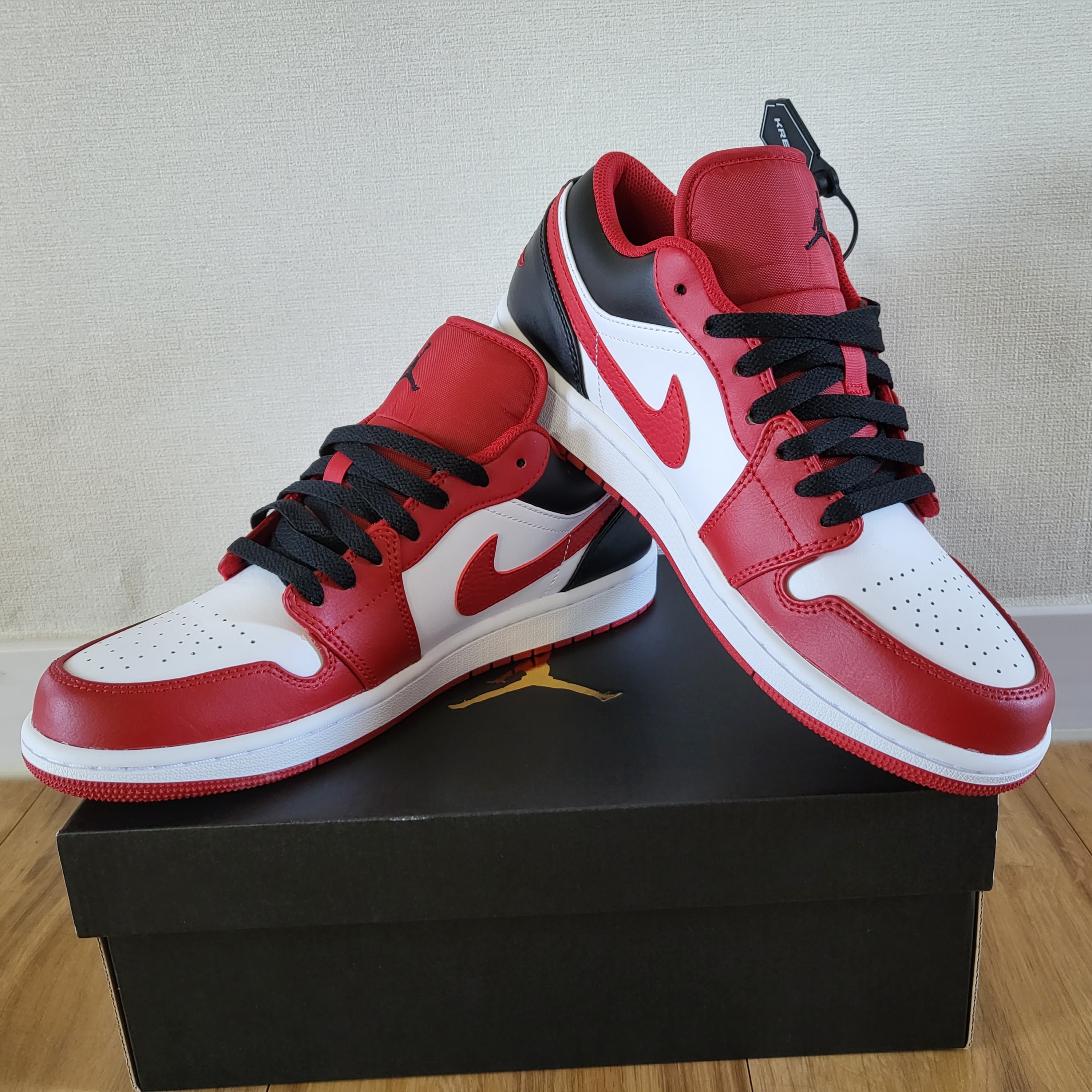 Jordan 1 Low White Gym Red Black 착용 스타일