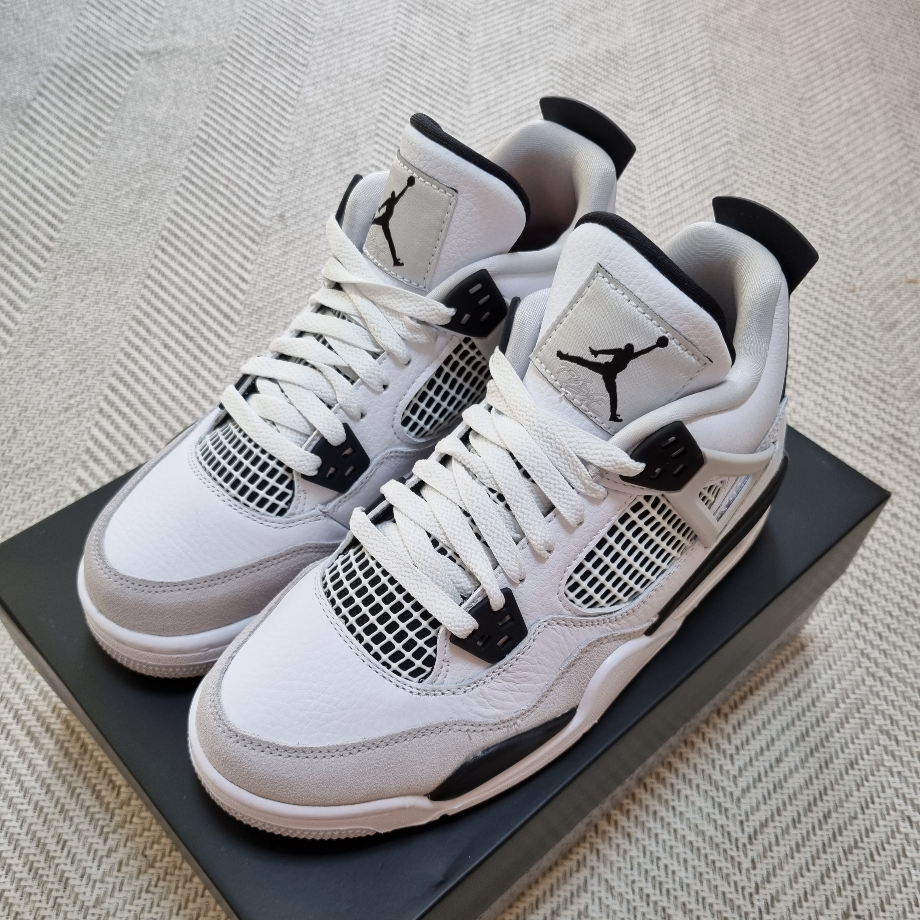 (GS) Jordan 4 Retro White and Black, (TD) Jordan 4 Retro White and Black 착용 스타일 - 3