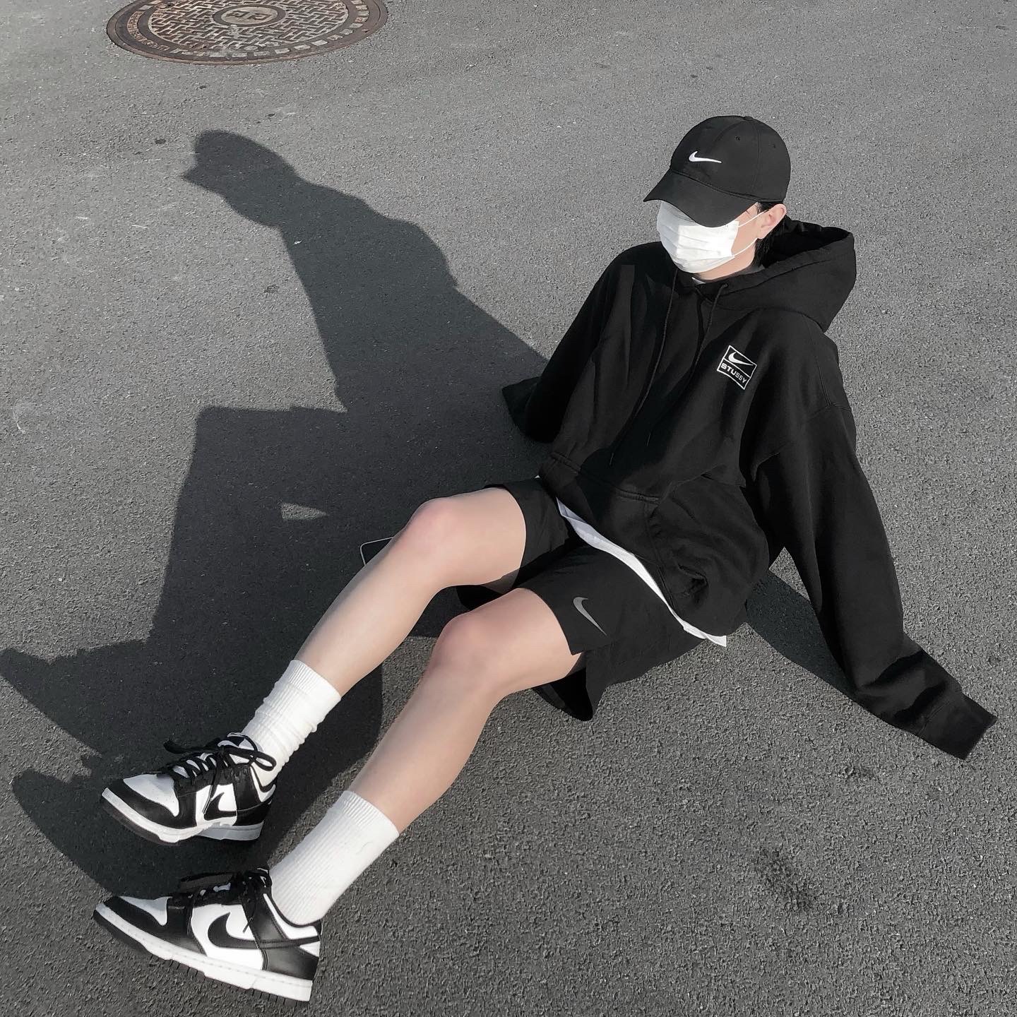 Nike x Stussy NRG RA Washed Pullover Hoodie Black (DN4028-010), Nike Dunk Low Retro Black 착용 스타일 - 1