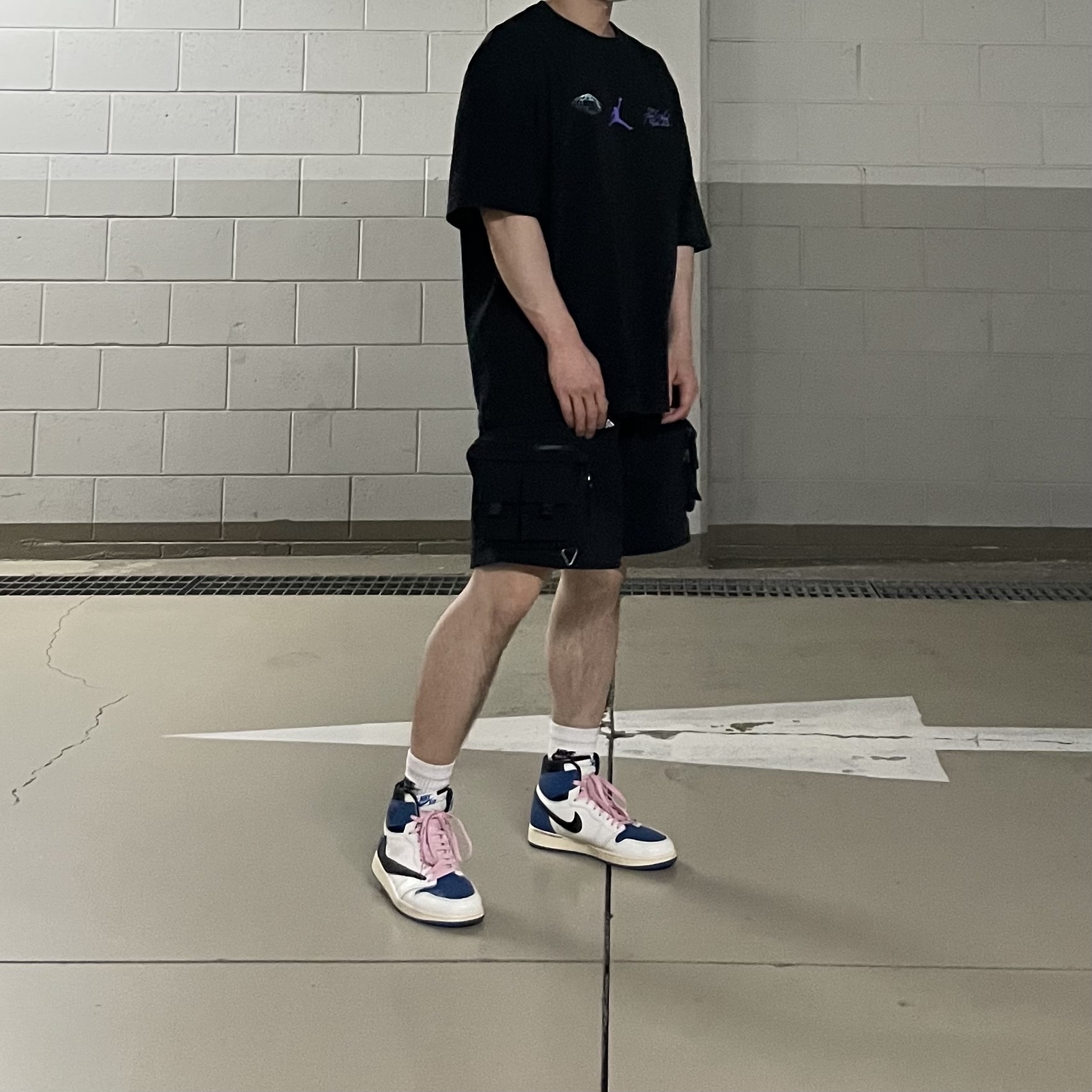Jordan 1 x Travis Scott x Fragment Retro High OG SP Military Blue, Nike ACG Cargo Shorts Black - US/EU 착용 스타일