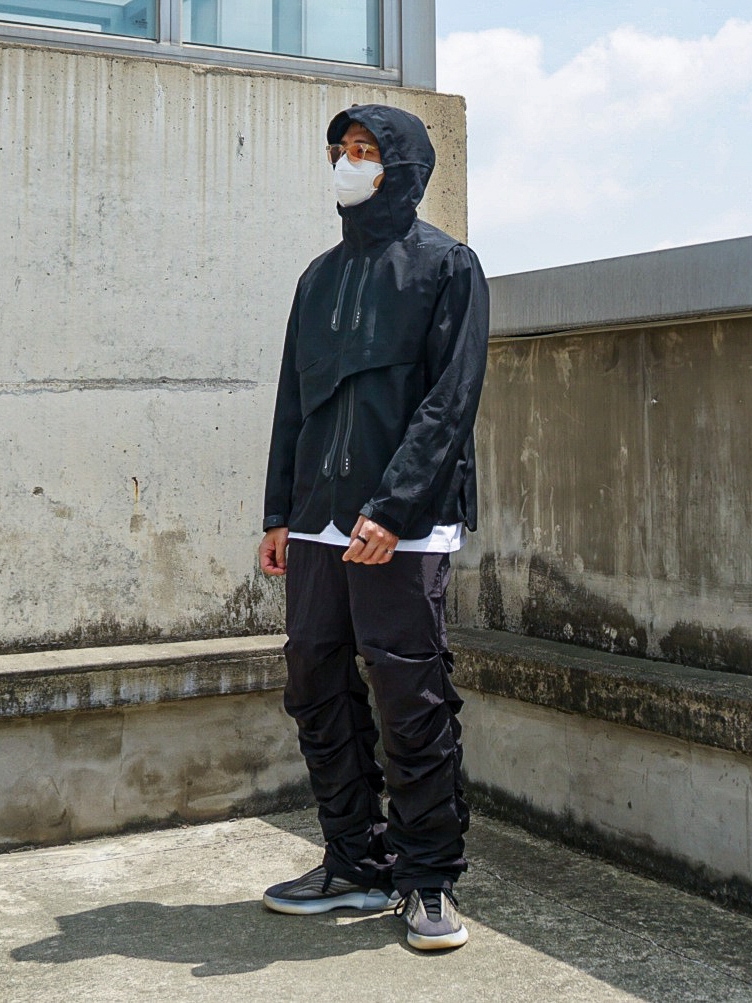 Adidas Yeezy QNTM Barium, Nike x Matthew M Williams NRG Jacket Black 착용 스타일 - 2