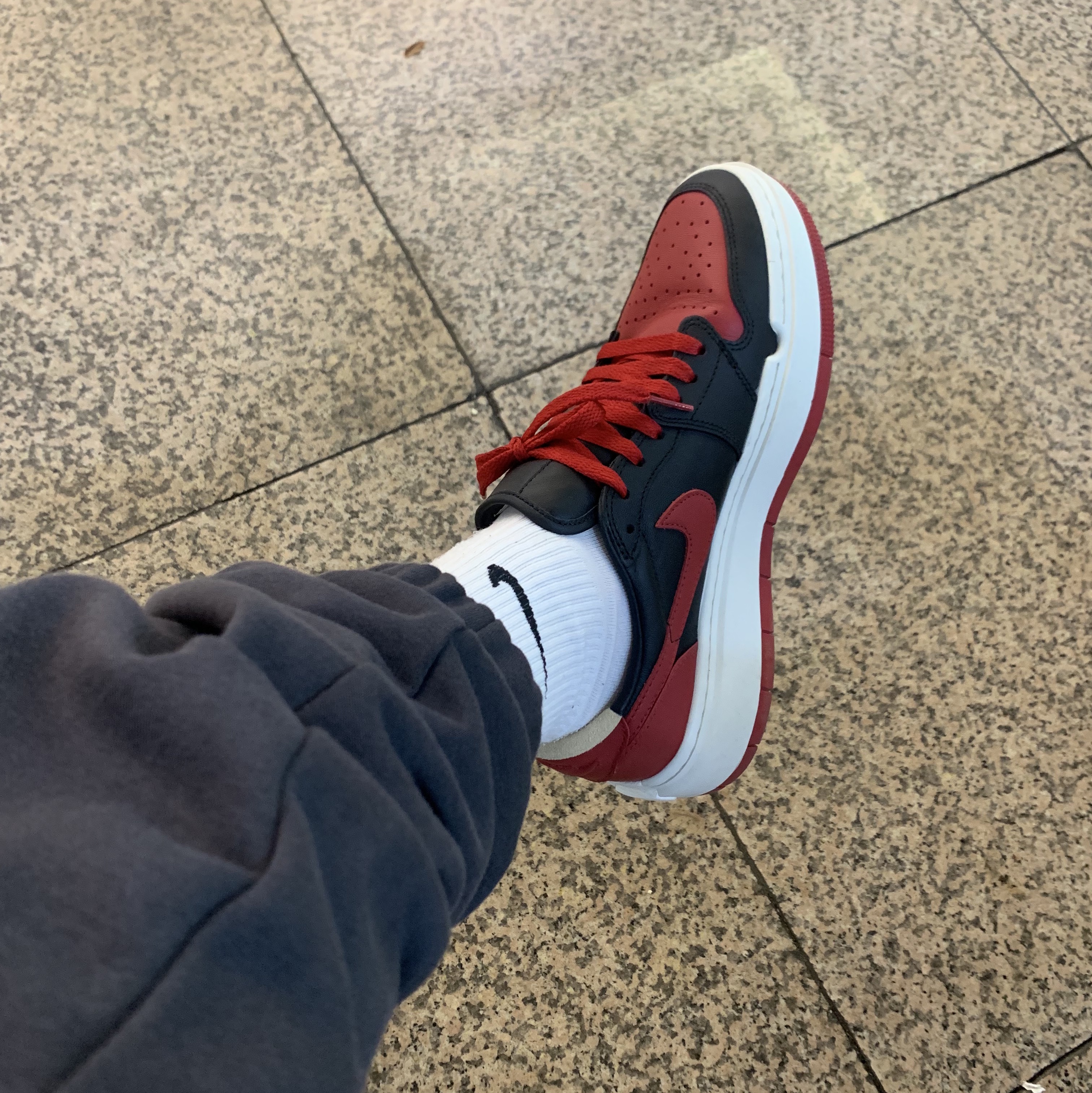 (W) Jordan 1 Elevate Low SE Bred 착용 스타일 - 1
