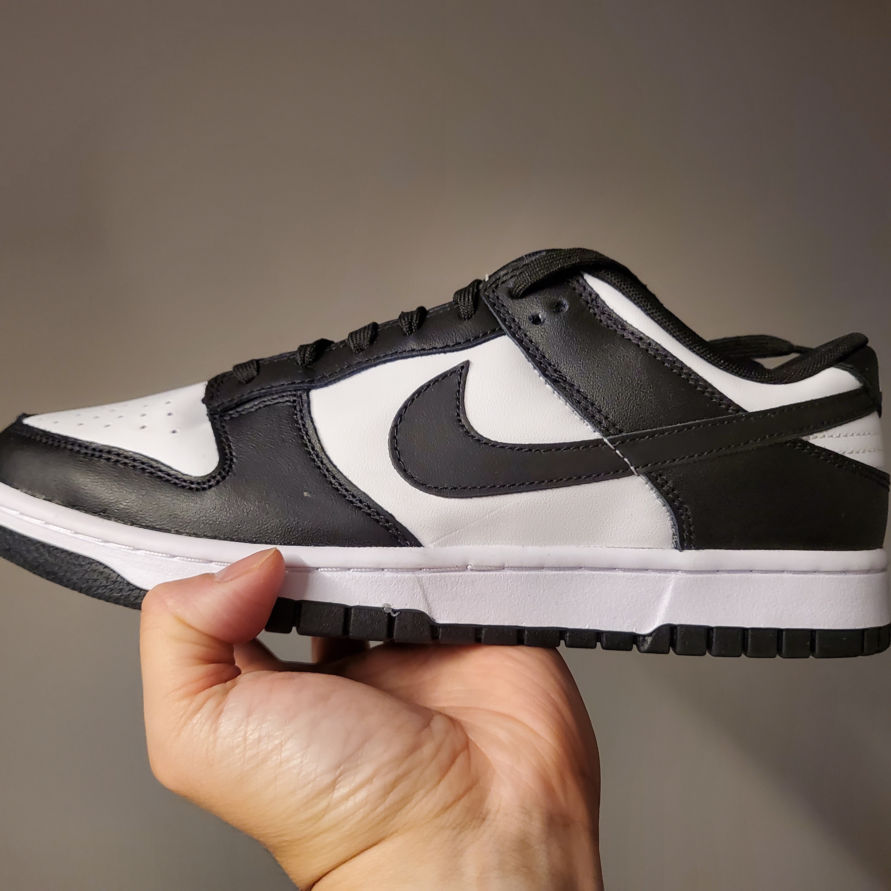 Nike Dunk Low Retro Black 착용 스타일