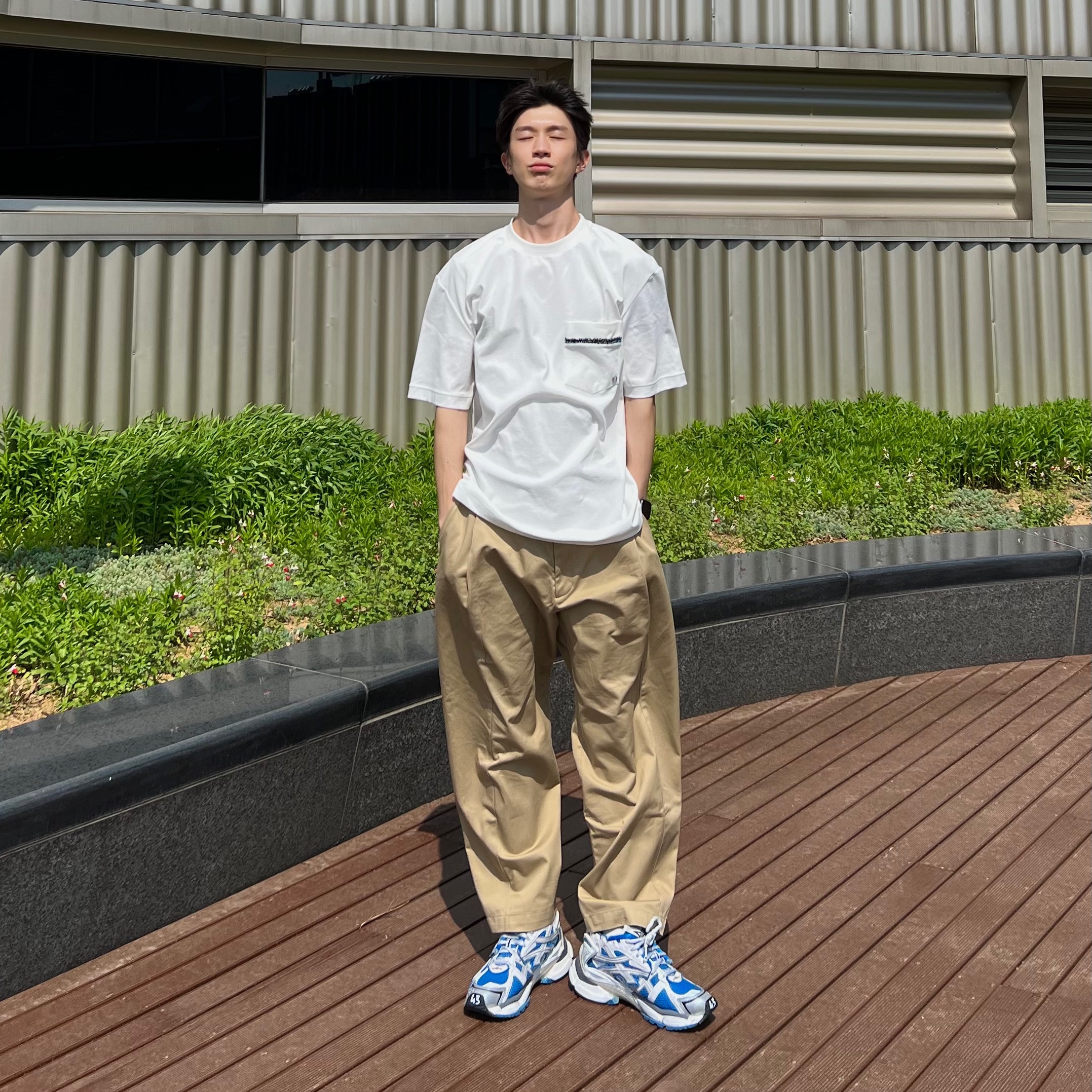 Balenciaga Runner Sneakers Blue White 착용 스타일