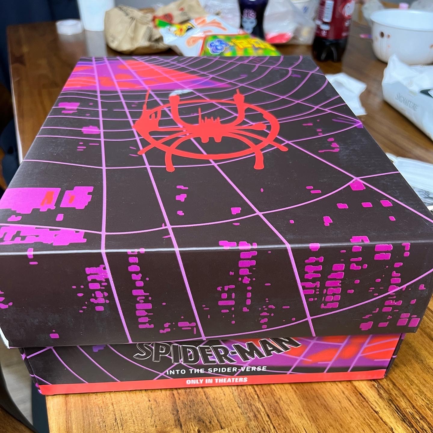 Jordan 1 Retro High Spider-Man Origin Story 착용 스타일 - 2