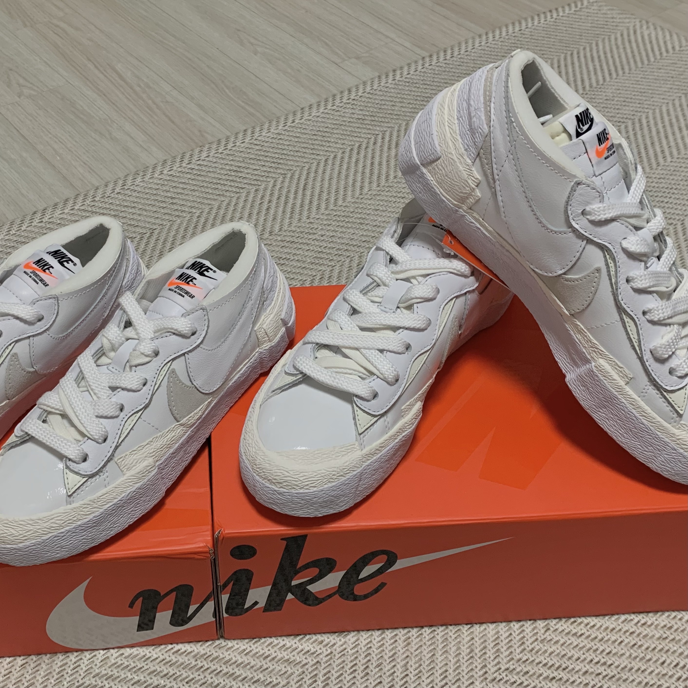 Nike x Sacai Blazer Low White Patent Leather 착용 스타일