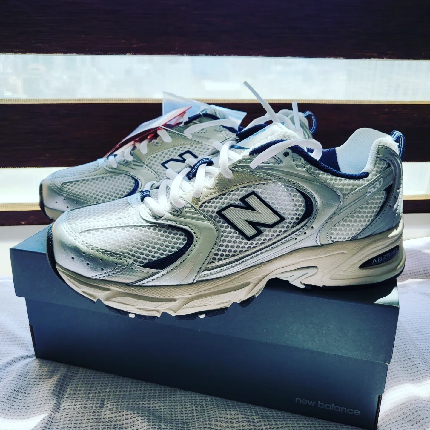 New Balance 530 Steel Grey 착용 스타일 - 2