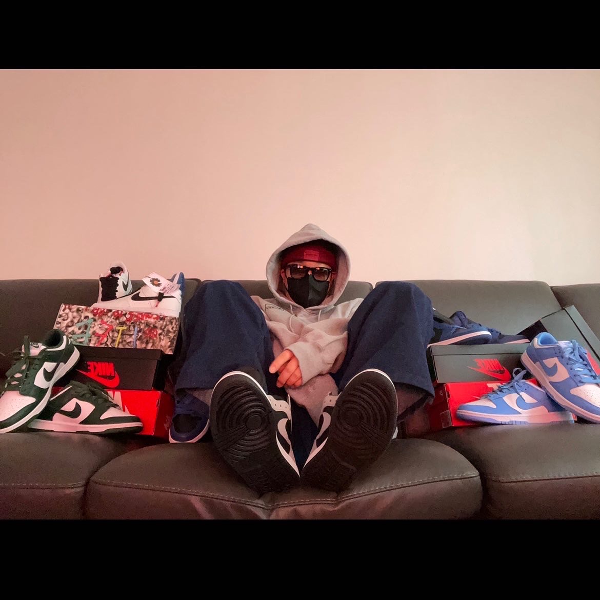 Nike x Stussy NRG RA Pullover Hoodie Dark Grey Heather (DJ9488-063), Nike Dunk Low Retro Varsity Green 착용 스타일 - 1